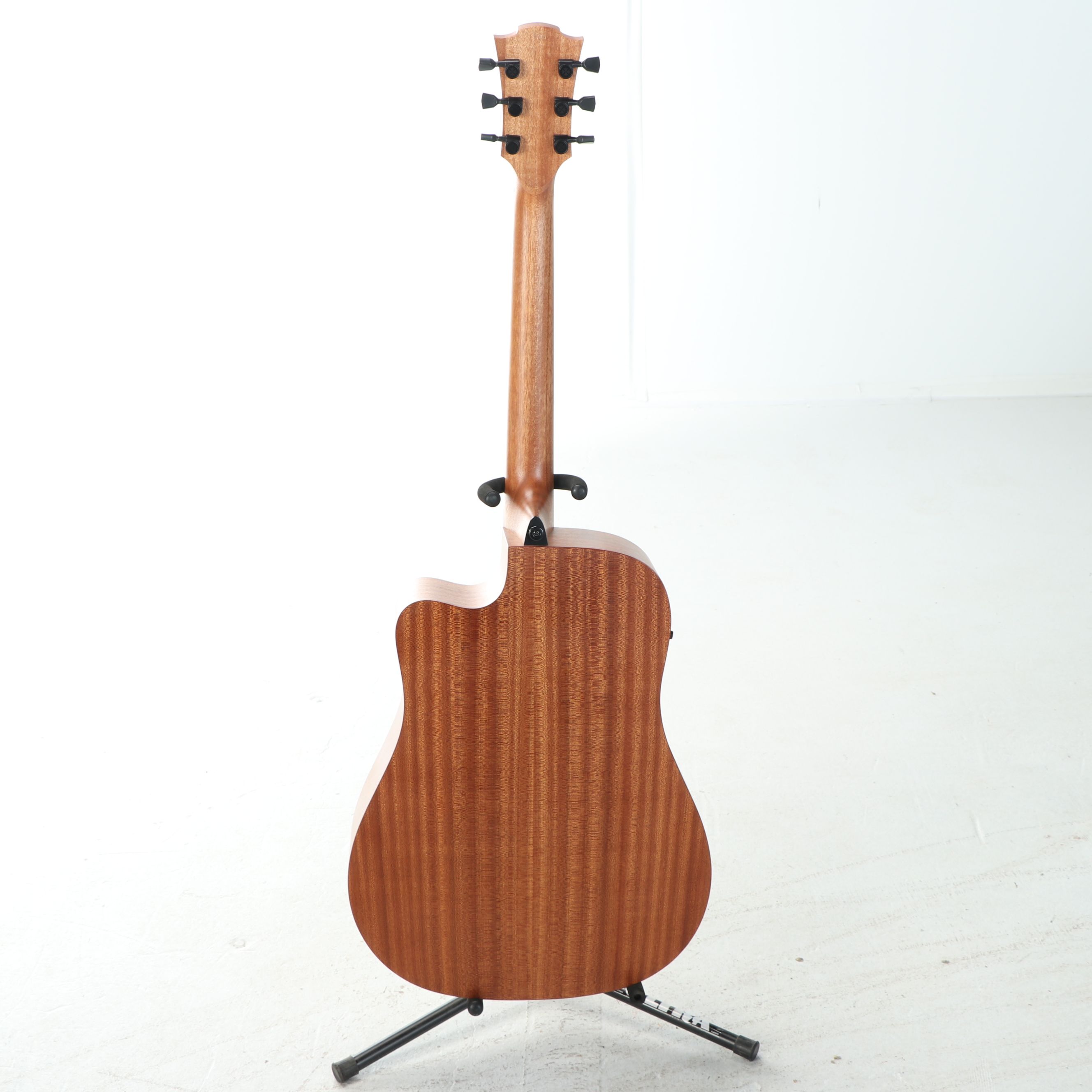 LÂG Tramontane T70DCE Dreadnought Cutaway Electric Acoustic Guitar