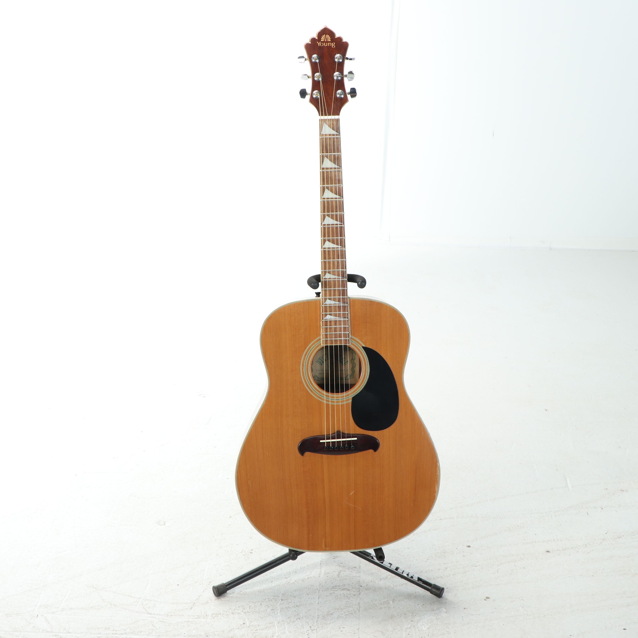 Hyundai Music Co. 807 Spruce Top Acoustic Guitar