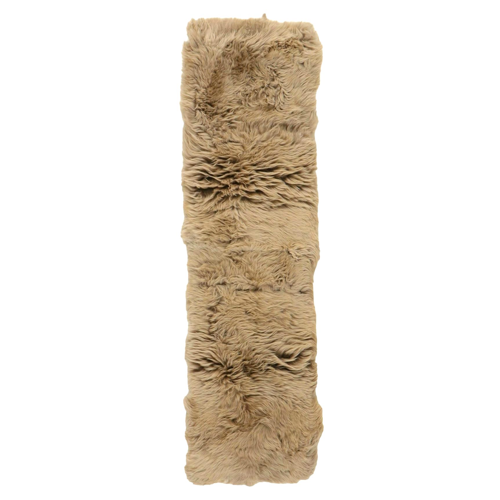 6' New Zealand Sheepskin Carpet Runner in Mocha