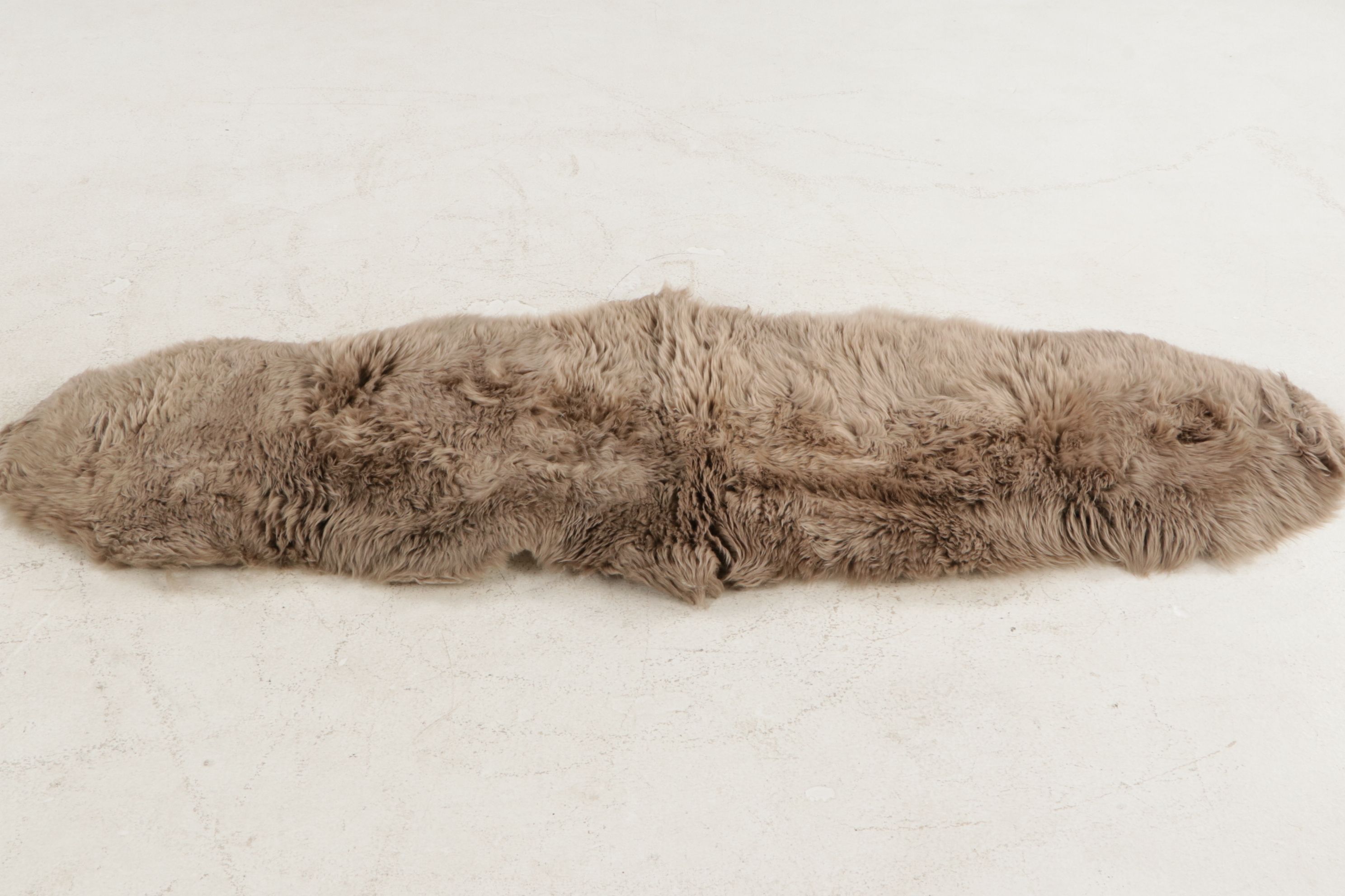 6' New Zealand Sheepskin Carpet Runner in Mocha
