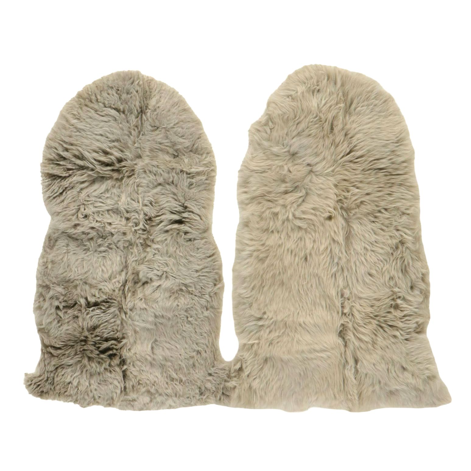 2' x 3' New Zealand Sheepskin Accent Rugs in Grey