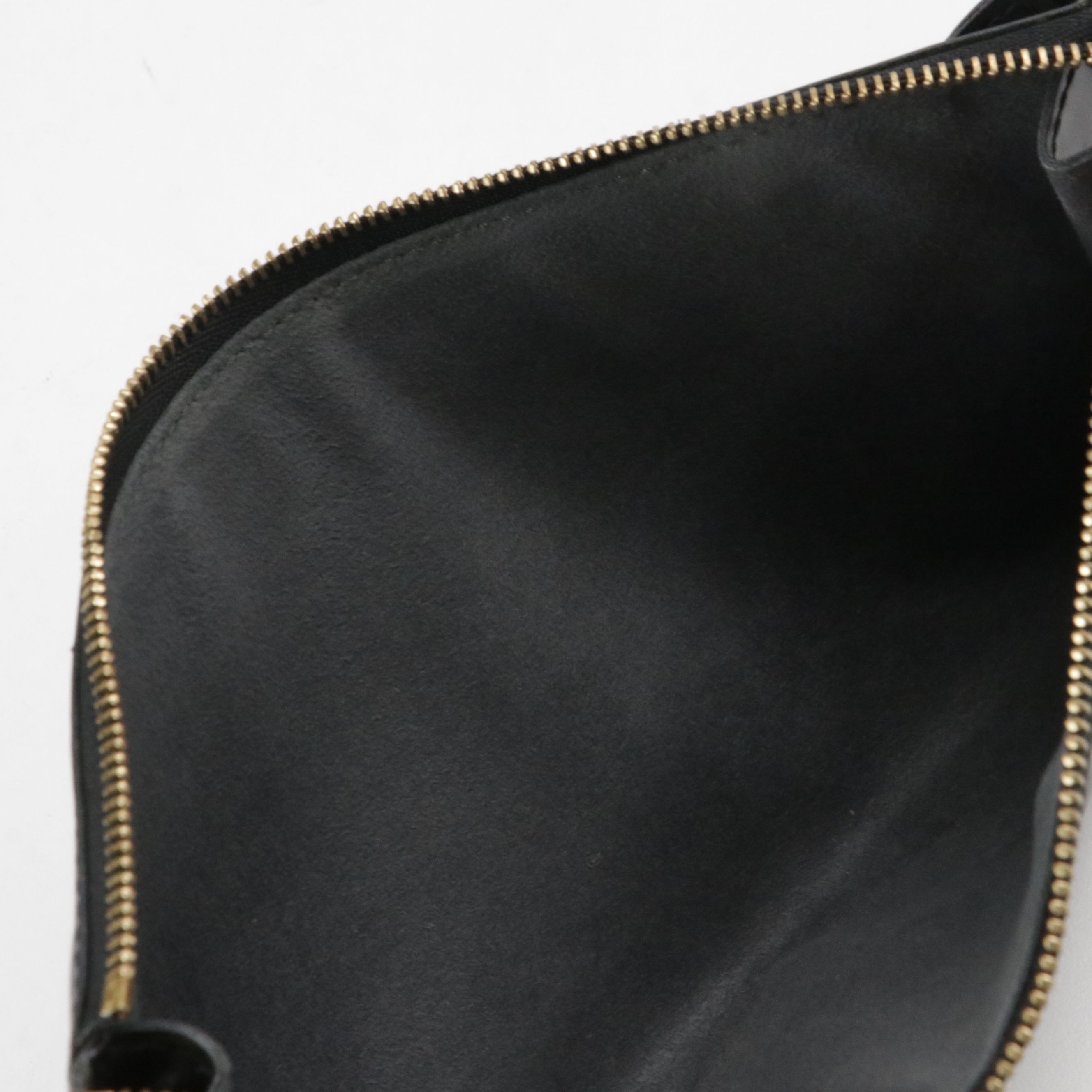 Louis Vuitton Pochette Accessoires in Noir Epi Leather