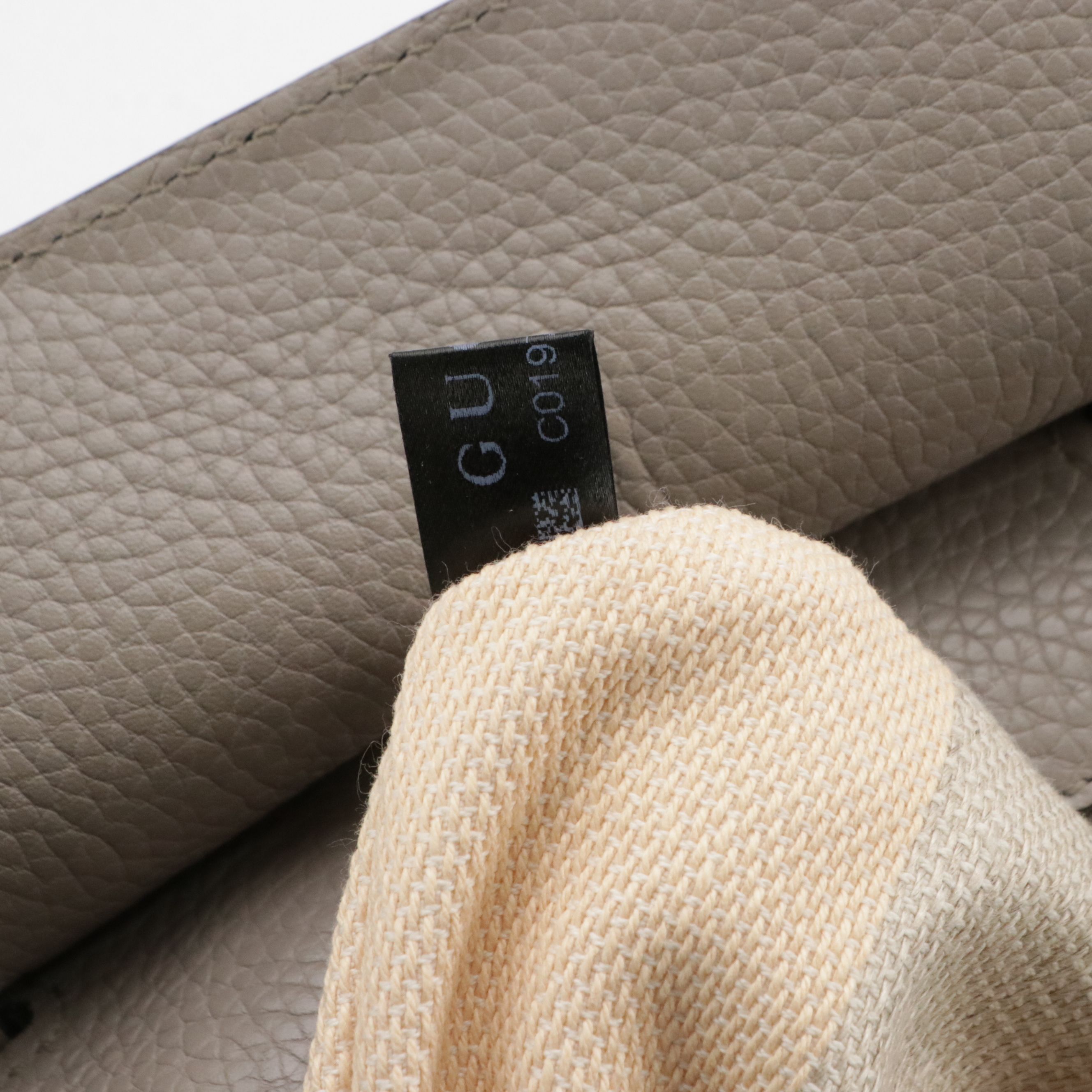 Gucci Bamboo Turn Lock Medium Daily Two-Way Satchel in Grey Grained Calfskin