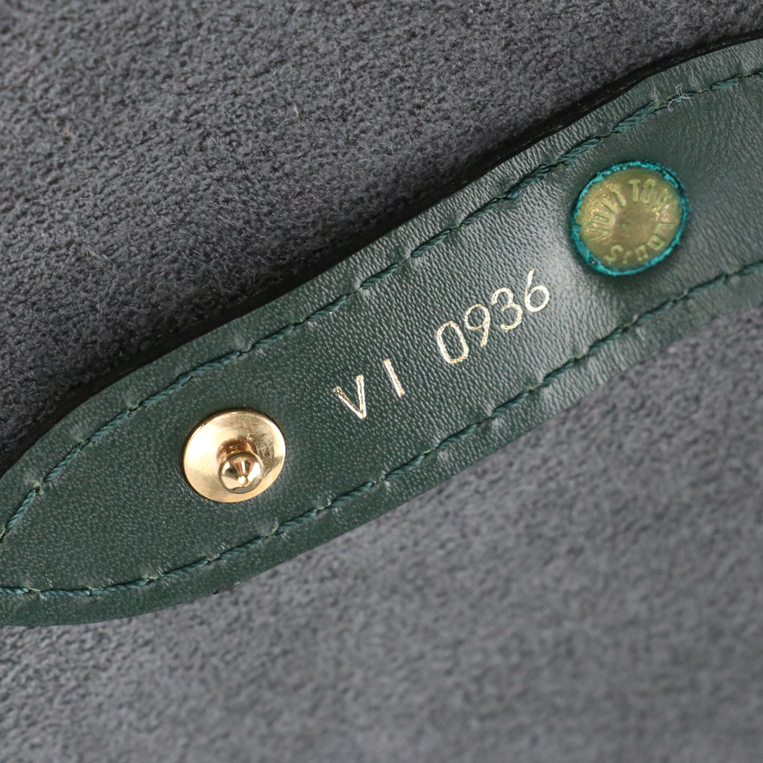 Louis Vuitton Helanga 1 Poche Travel Bag in Green Taïga Leather with Garment Bag