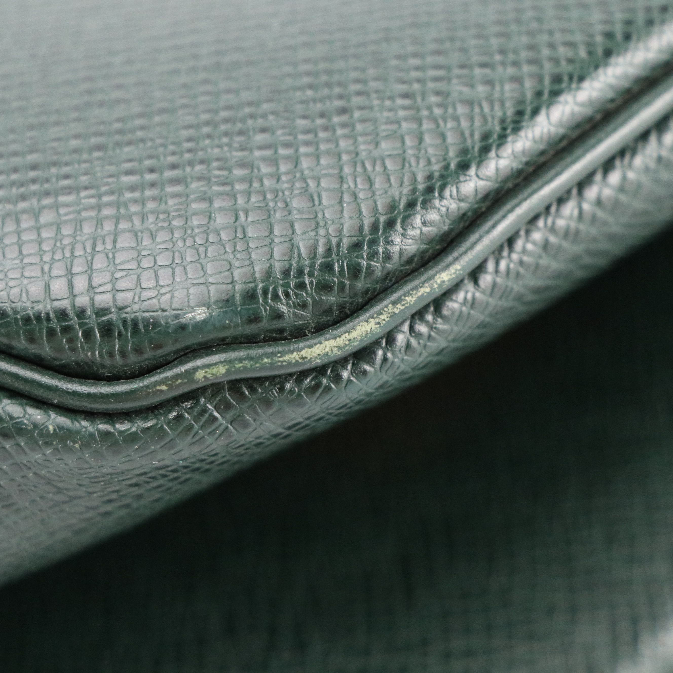 Louis Vuitton Helanga 1 Poche Travel Bag in Green Taïga Leather with Garment Bag
