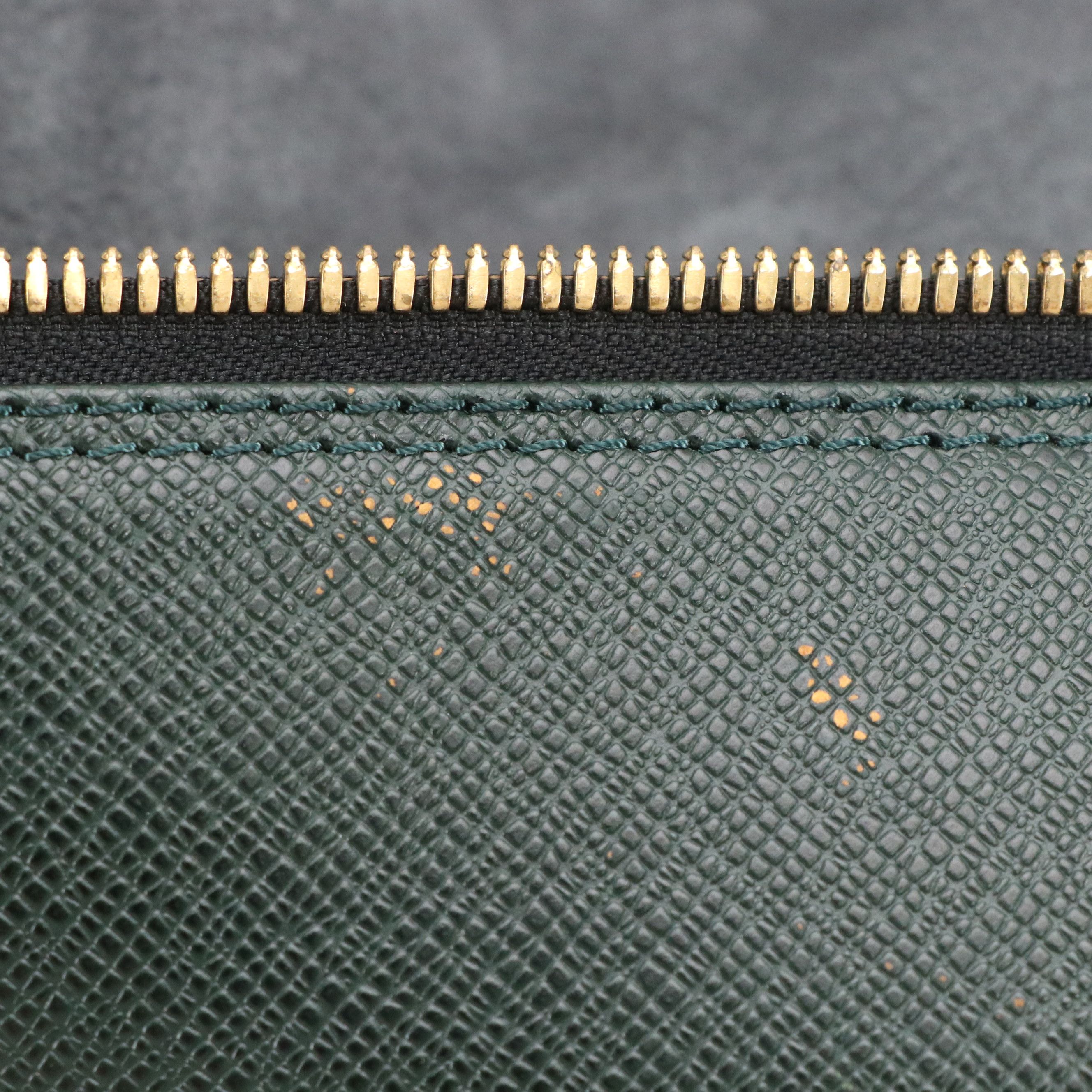 Louis Vuitton Helanga 1 Poche Travel Bag in Green Taïga Leather with Garment Bag