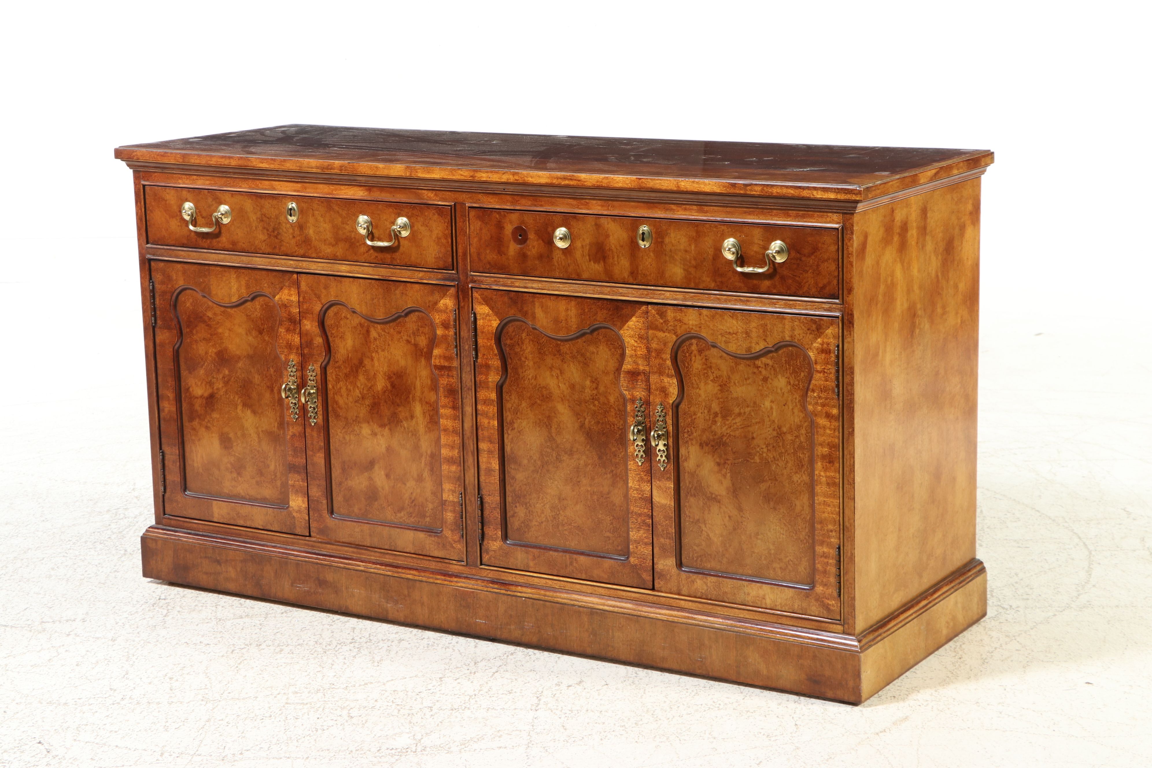 Thomasville Mahogany Collection Chippendale Style China Cabinet, 1980