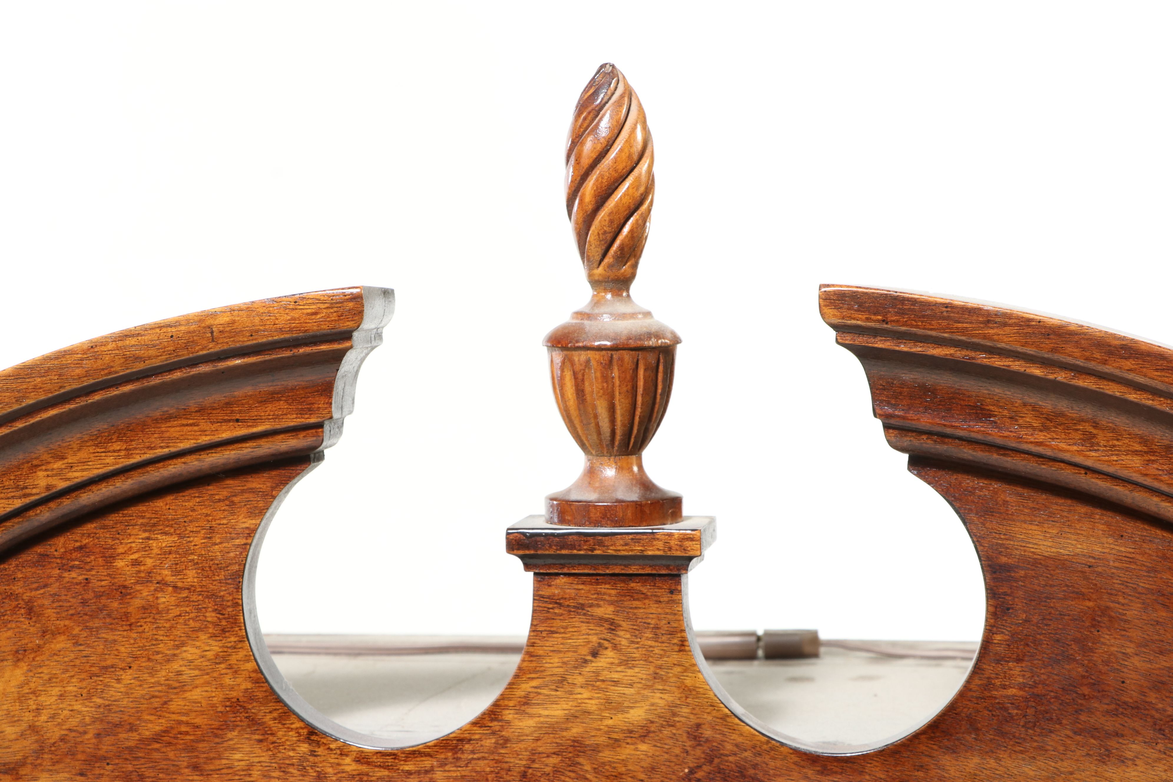 Thomasville Mahogany Collection Chippendale Style China Cabinet, 1980