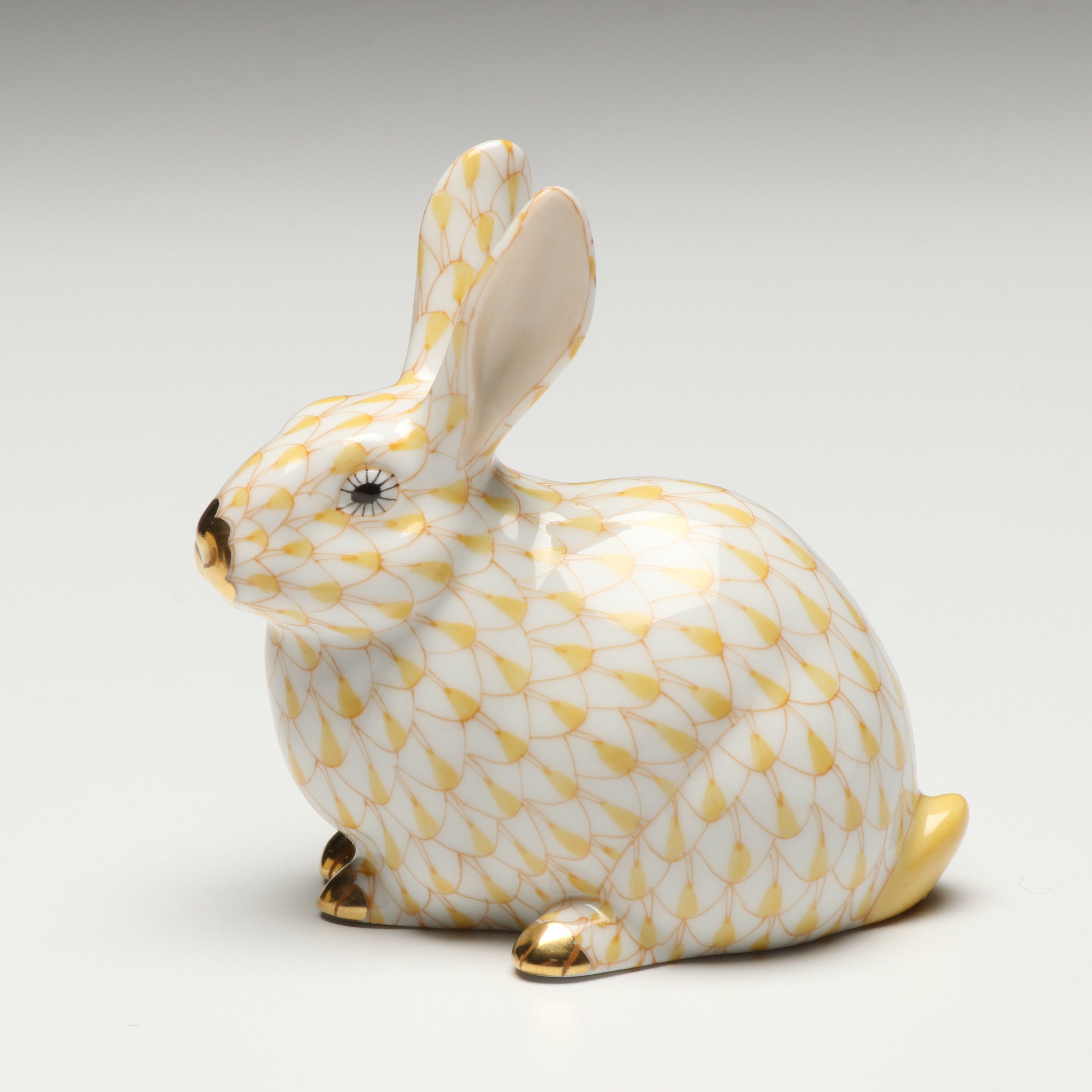 Herend Butterscotch Fishnet with Gold “Chubby Bunny” Porcelain Figurine