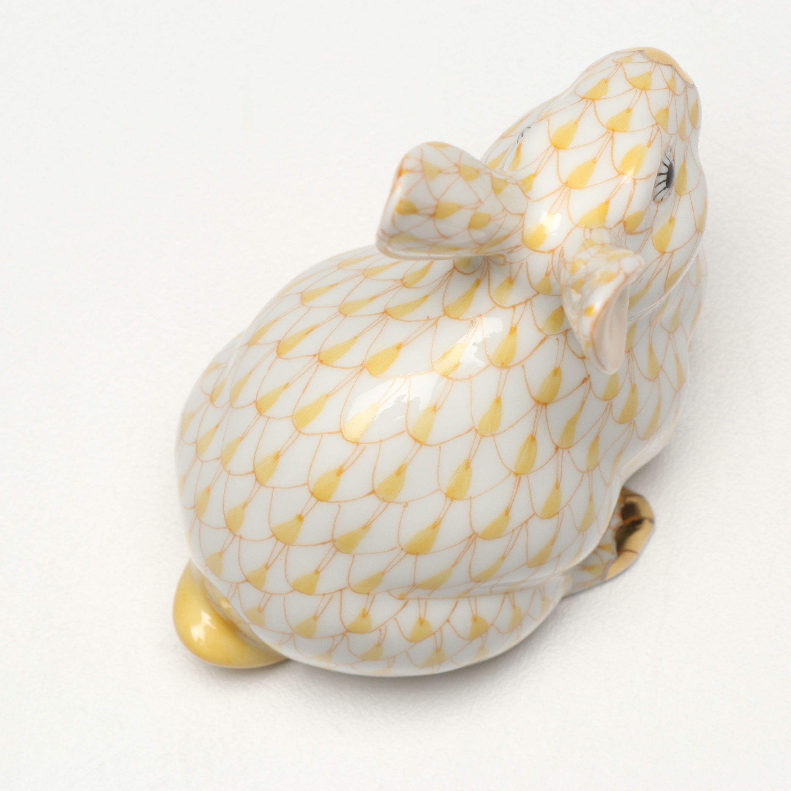 Herend Butterscotch Fishnet with Gold “Chubby Bunny” Porcelain Figurine
