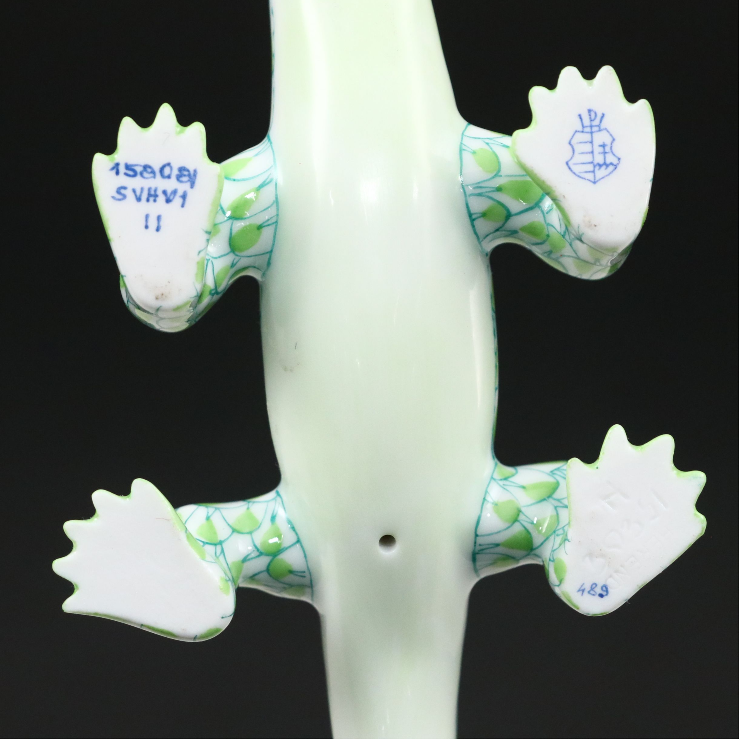 Herend Key Lime Fishnet with Gold “Komodo Dragon” Porcelain Figurine