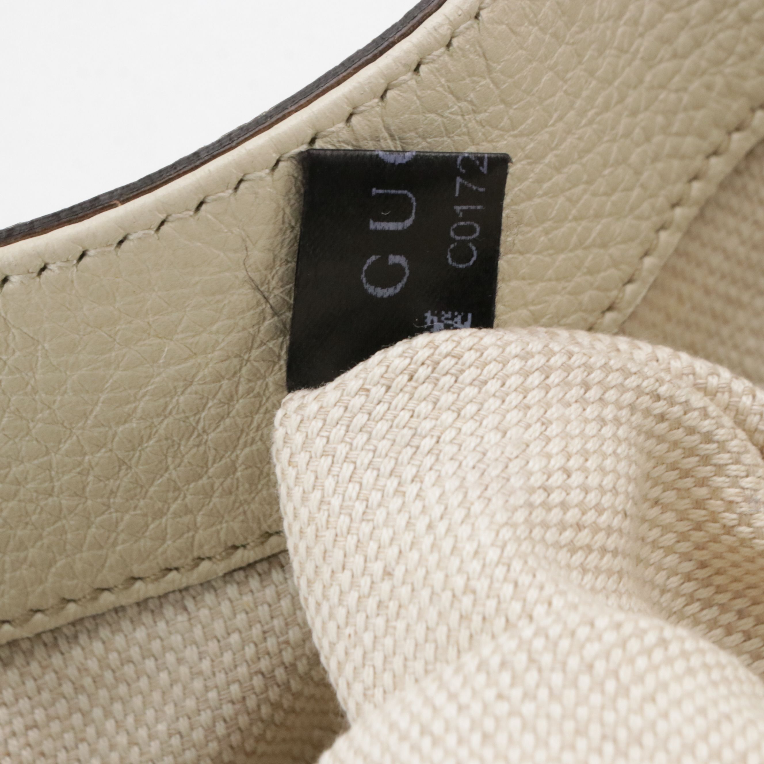 Gucci Soho Tassel Hobo Tote Bag in White Grained Calfskin Leather