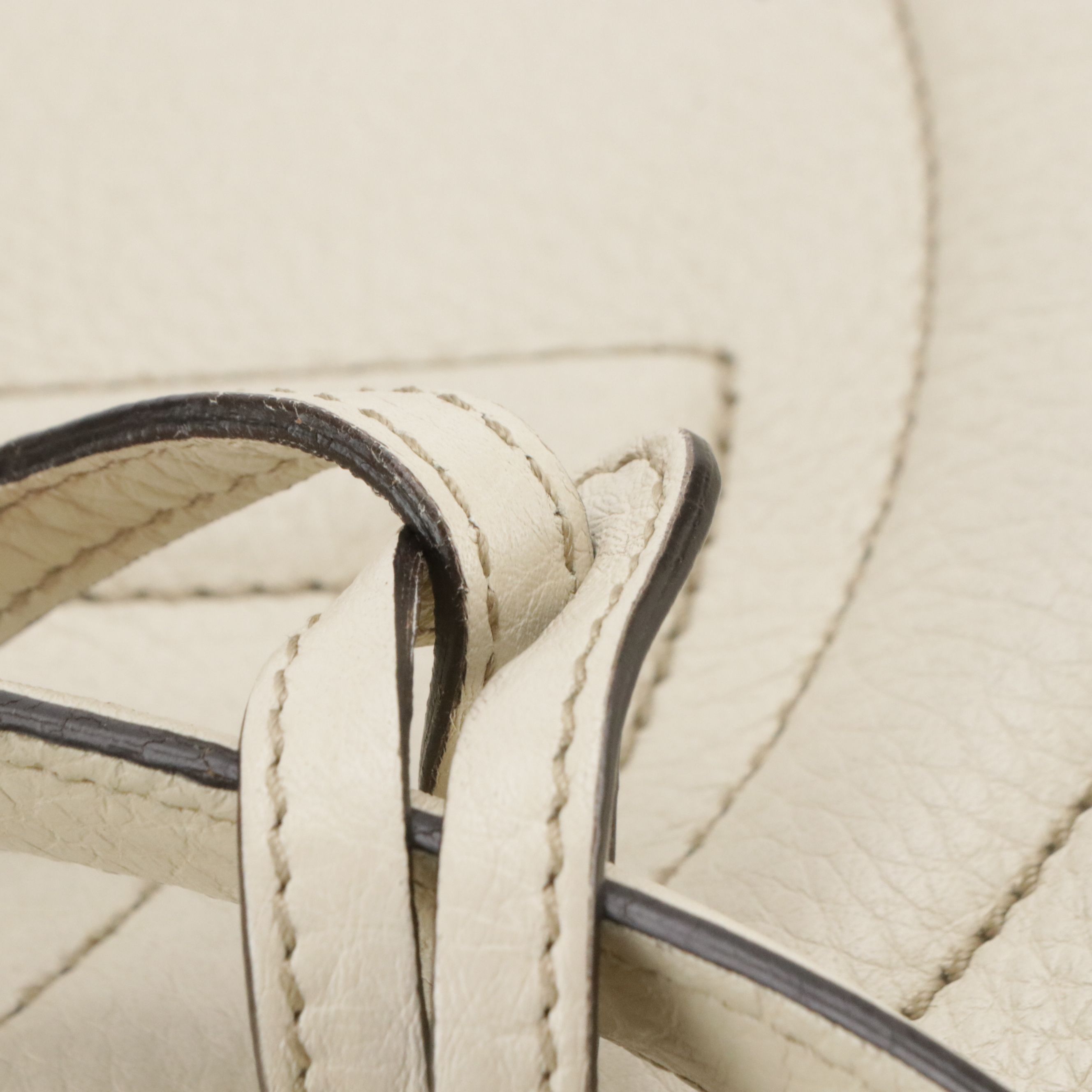 Gucci Soho Tassel Hobo Tote Bag in White Grained Calfskin Leather