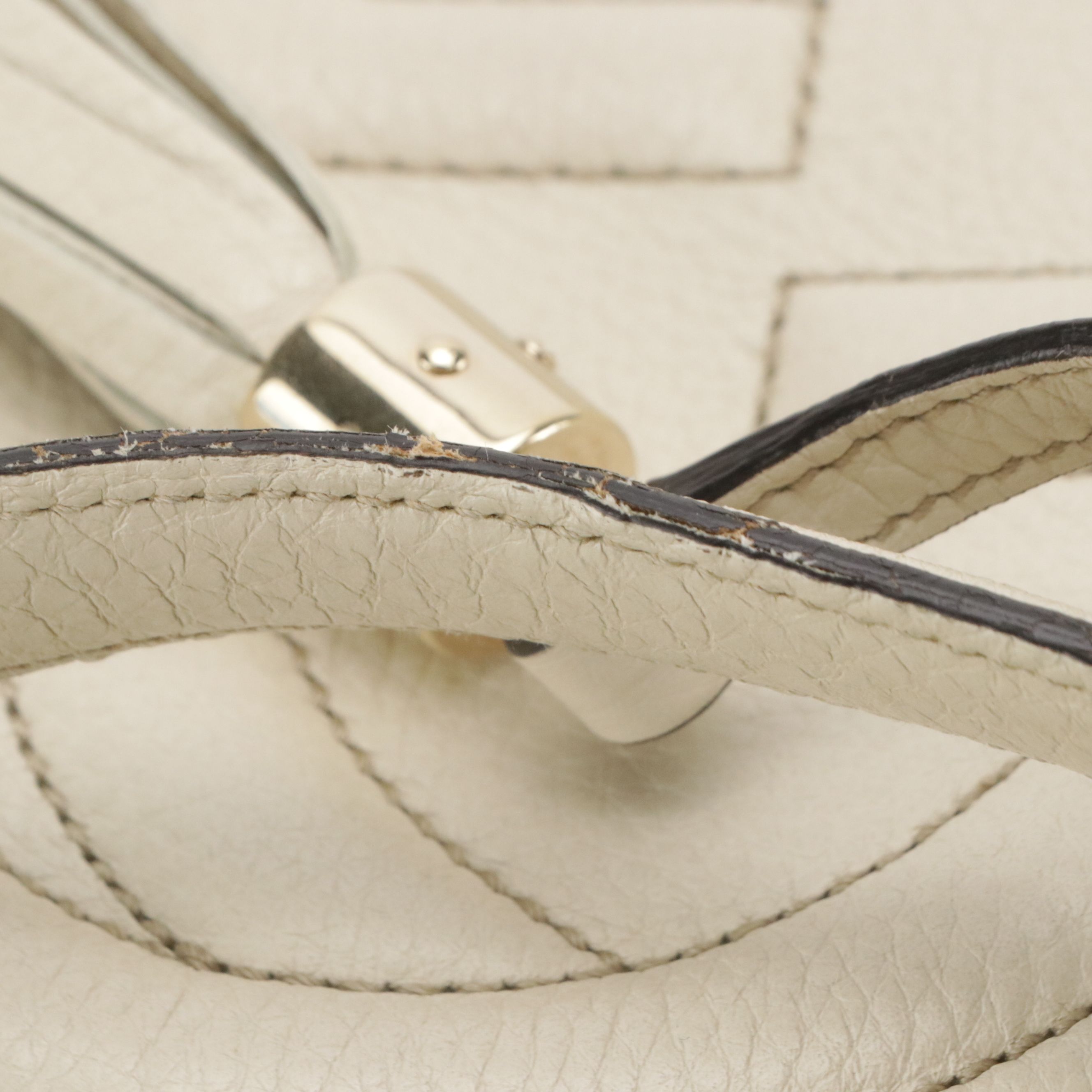 Gucci Soho Tassel Hobo Tote Bag in White Grained Calfskin Leather