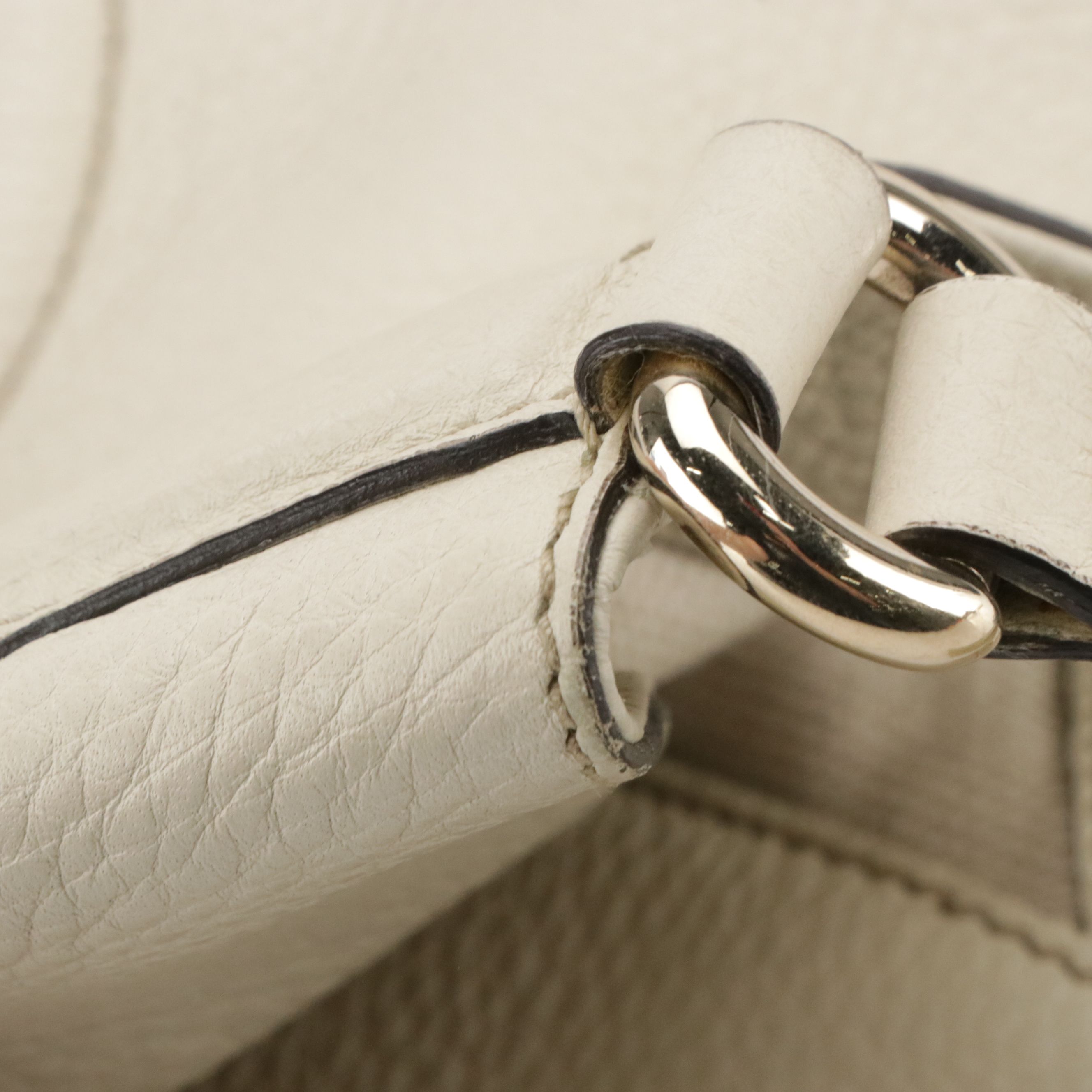 Gucci Soho Tassel Hobo Tote Bag in White Grained Calfskin Leather