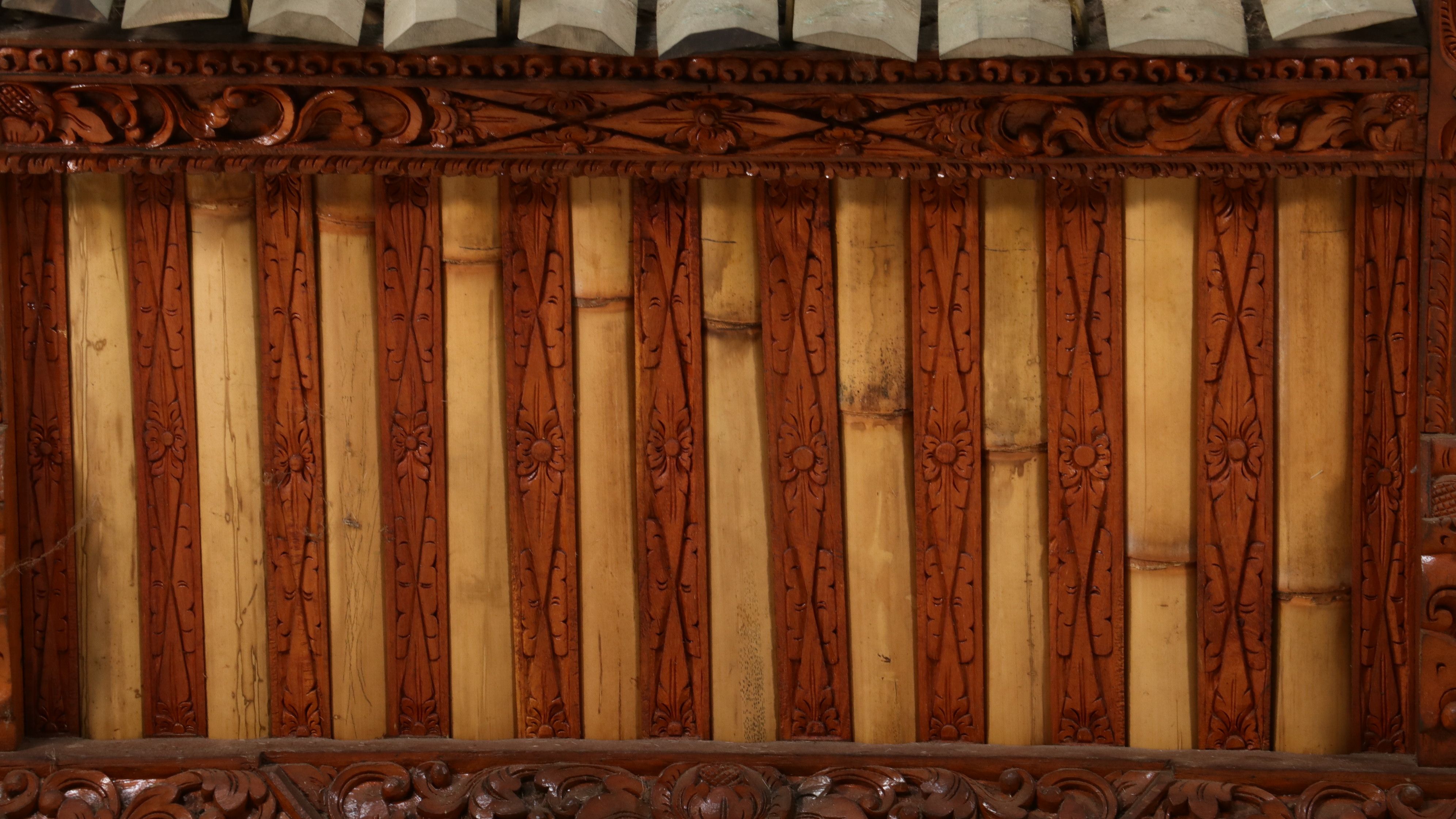 Balinese Gamelan Gangsa Pemadé Metallophone, 20th century
