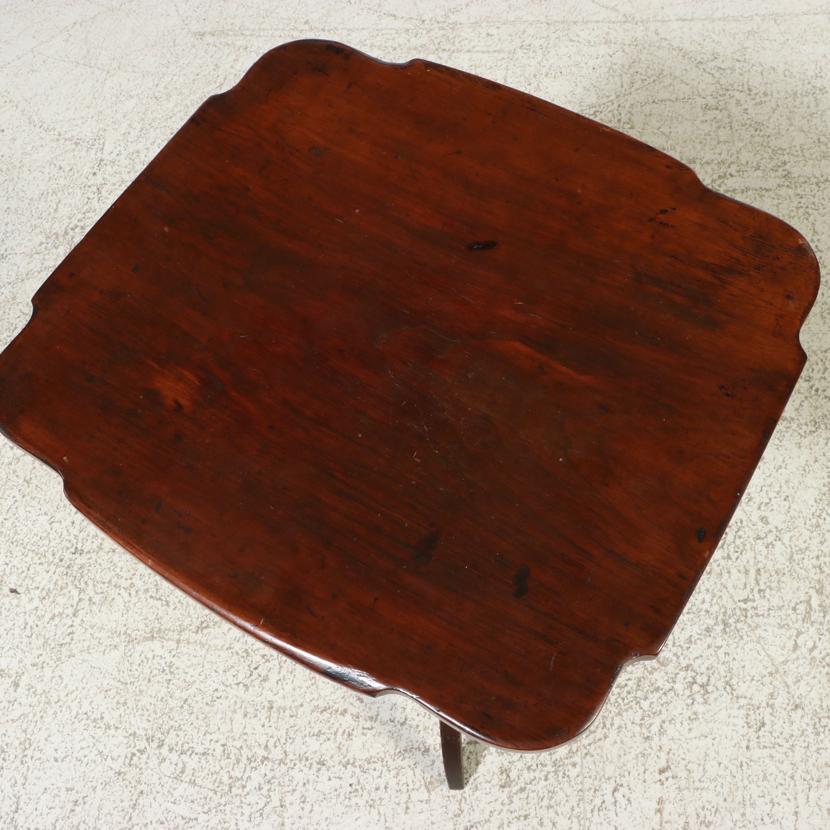 Federal Style Mahogany Tilt-Top Table