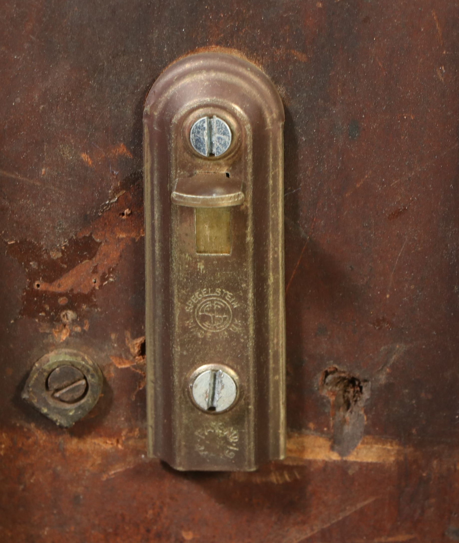 Federal Style Mahogany Tilt-Top Table