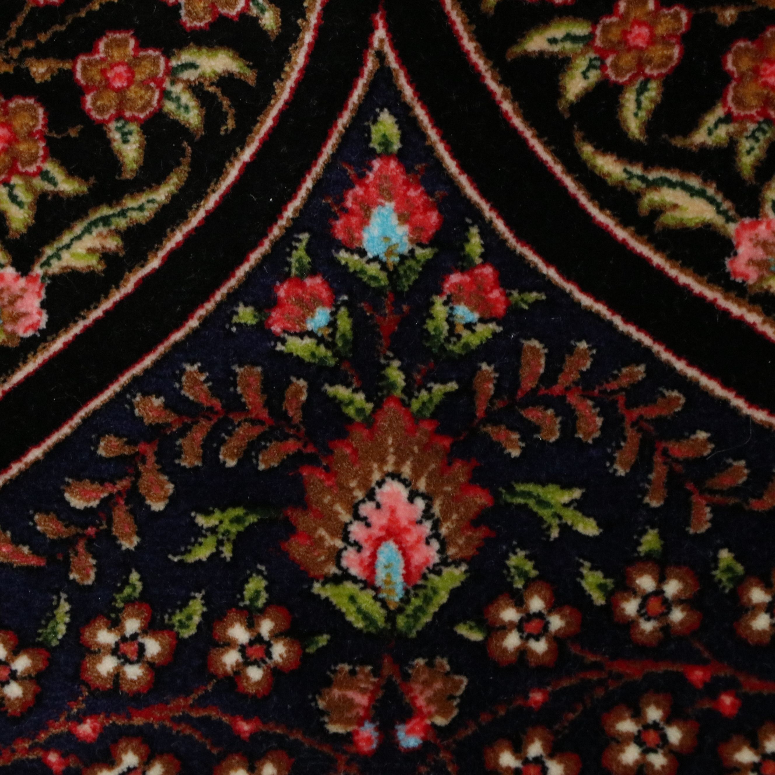 6'8 x 10'3 Machine Made Turkish Qom Style Area Rug