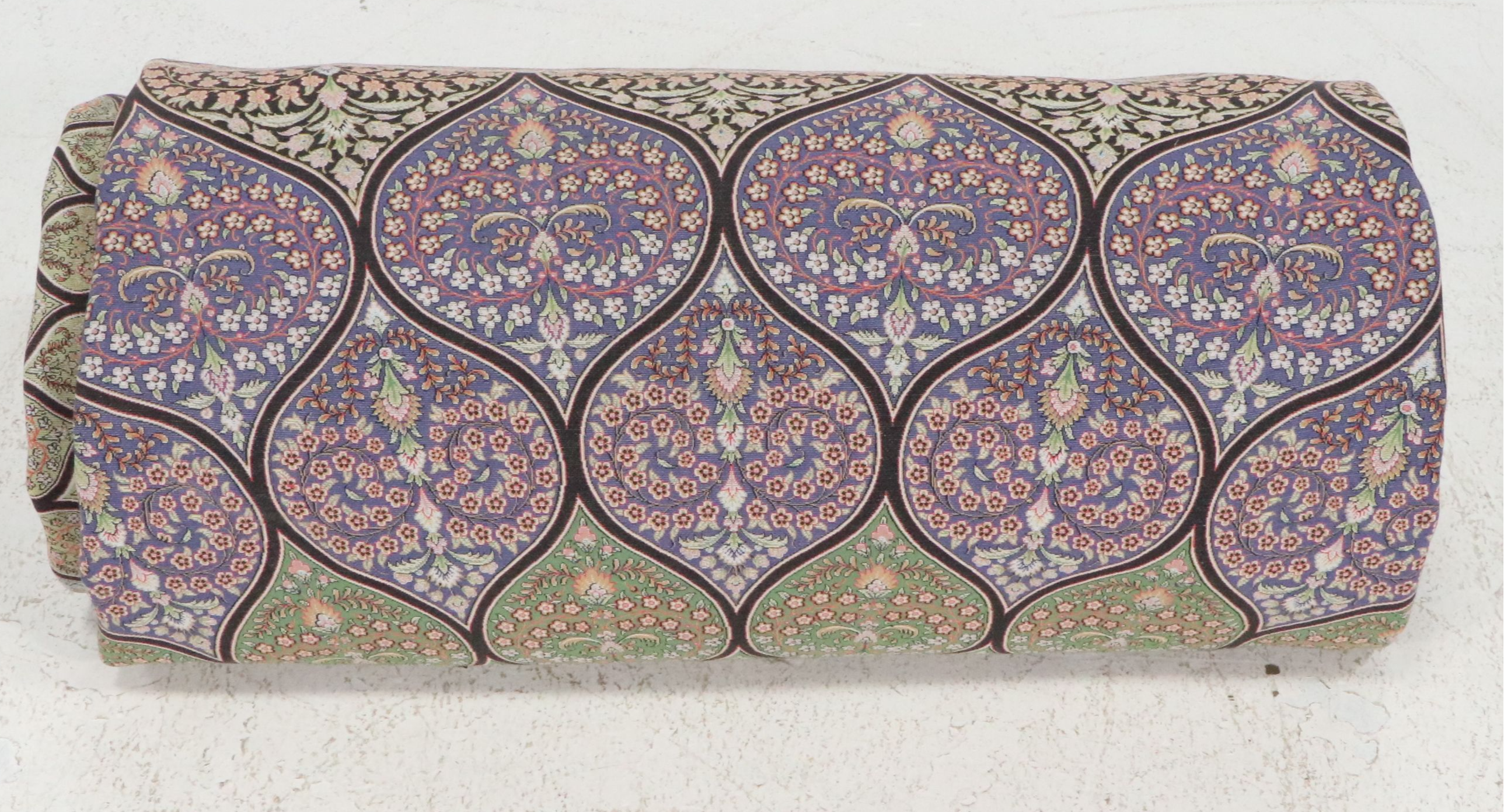6'8 x 10'3 Machine Made Turkish Qom Style Area Rug