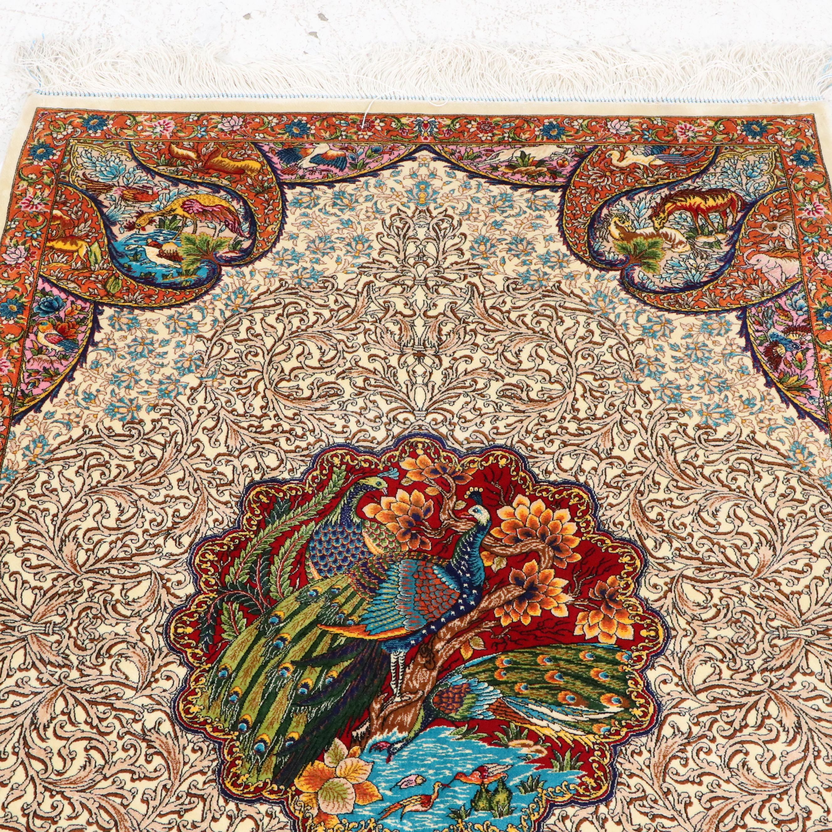 2´8 x 4´6 Power Loomed Turkish Peacock and Animal Pictorial Art Silk Accent Rug