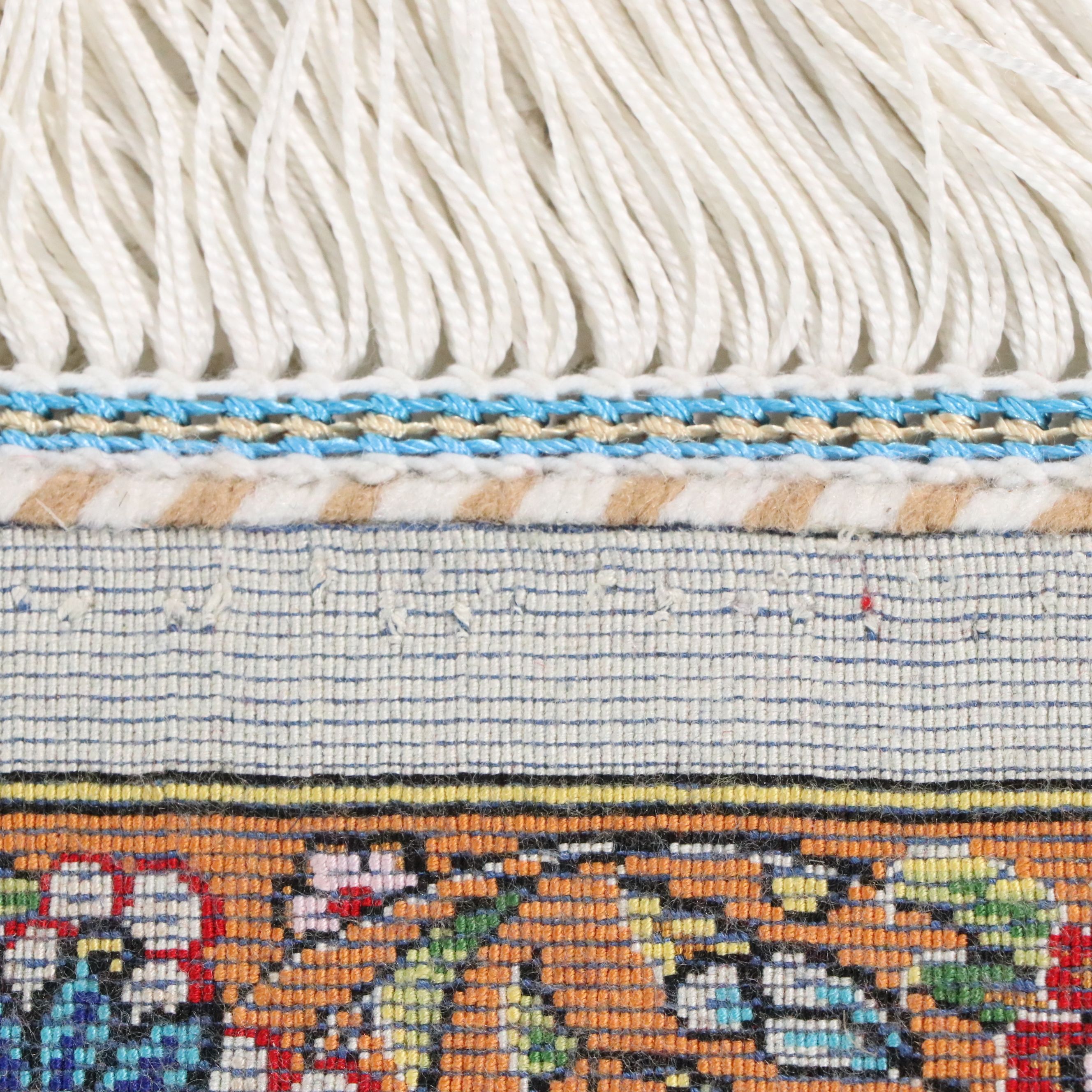 2´8 x 4´6 Power Loomed Turkish Peacock and Animal Pictorial Art Silk Accent Rug