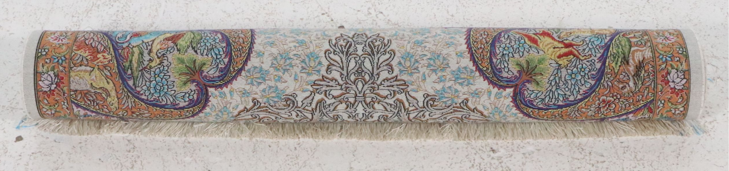 2´8 x 4´6 Power Loomed Turkish Peacock and Animal Pictorial Art Silk Accent Rug