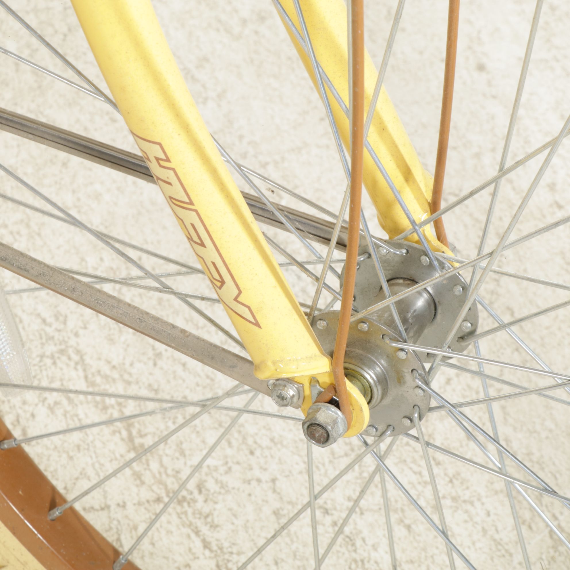 Huffy "Nel Lusso" Yellow Classic Cruiser 26" Women's Bicycle