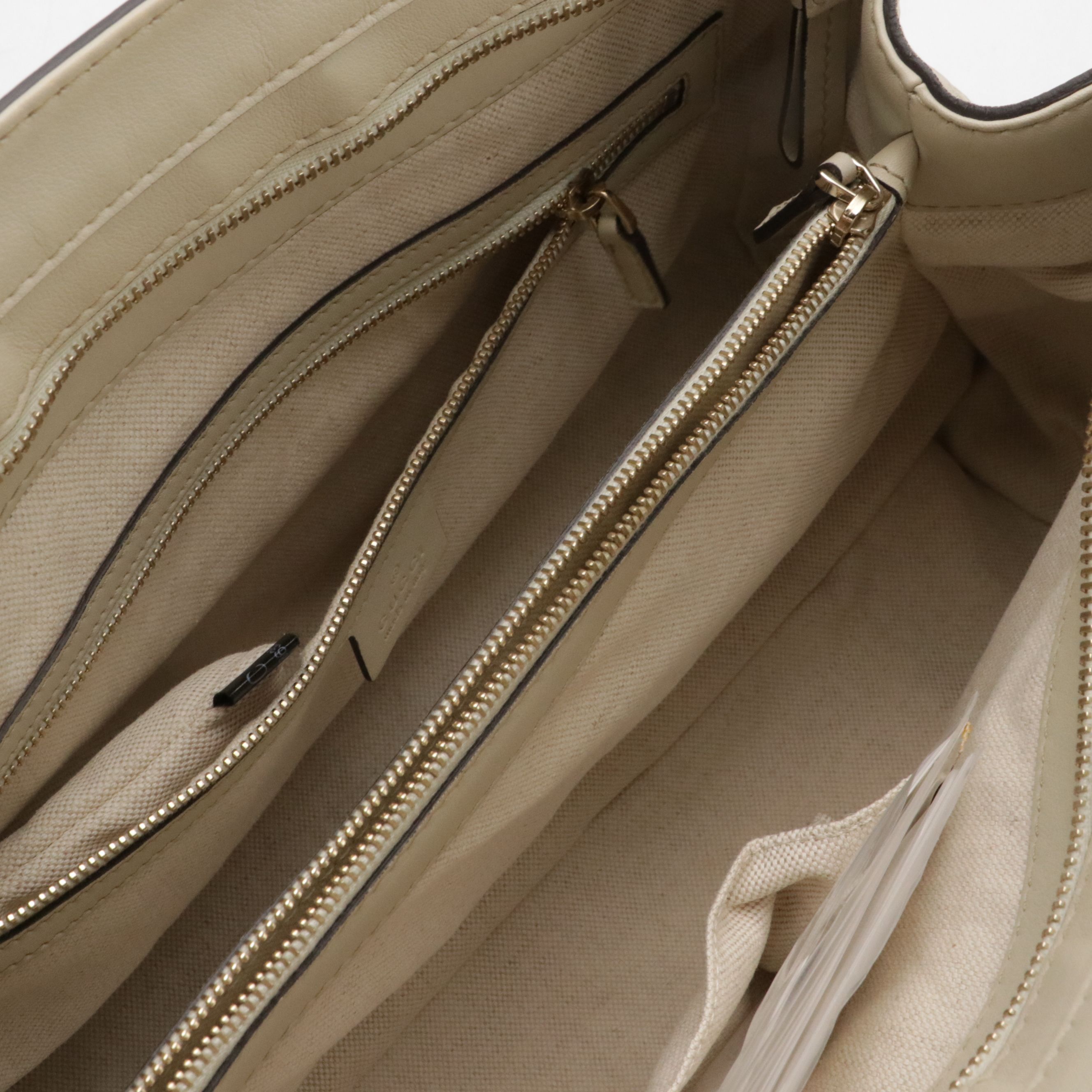 Gucci Mayfair Medium Tote Bag in Neutral Guccissima Leather