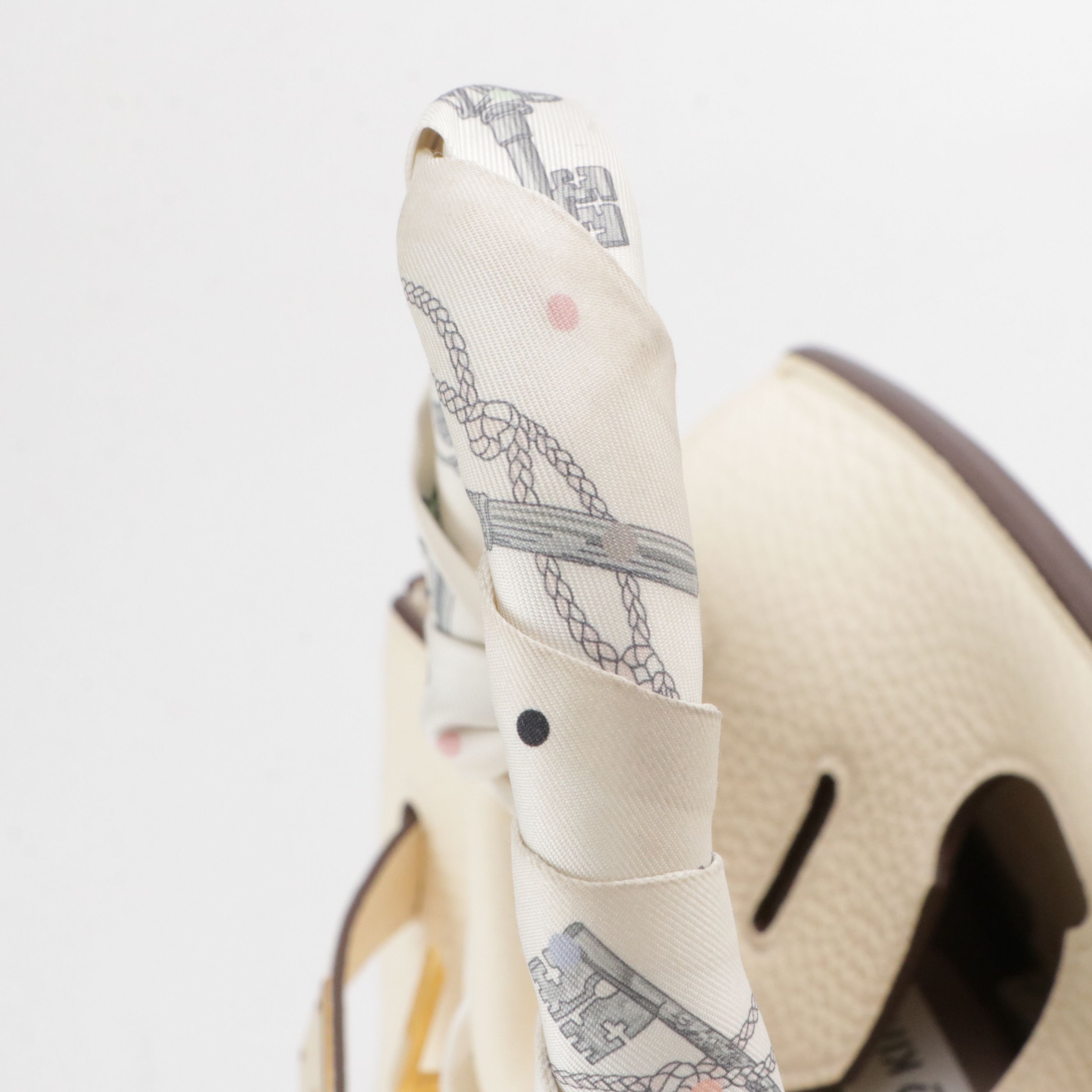 Hermès Birkin 30 Satchel in Ivory Clemence Leather with "Les Cles a Pois" Twilly