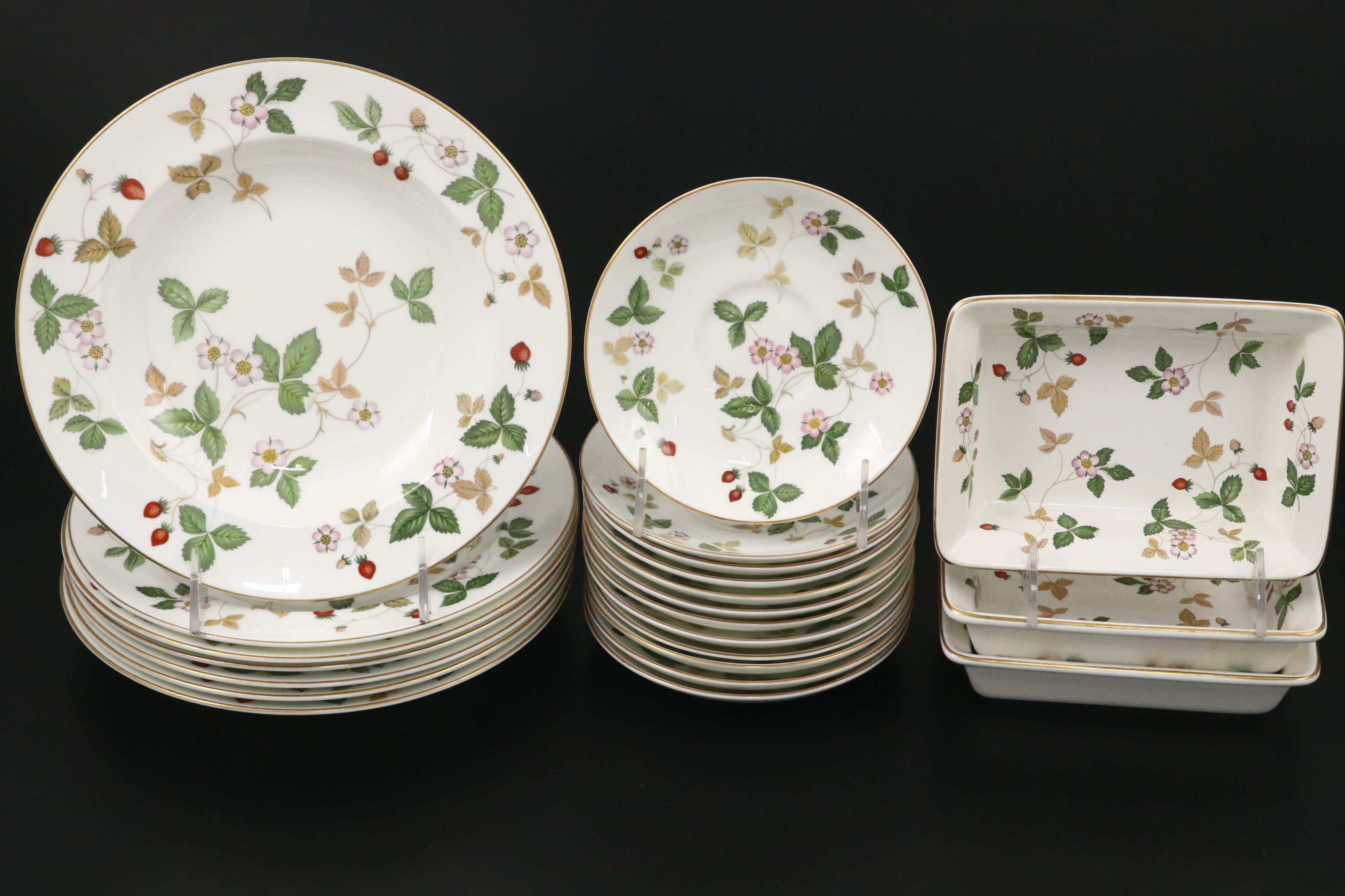 Wedgwood "Wild Strawberry" Porcelain Tableware