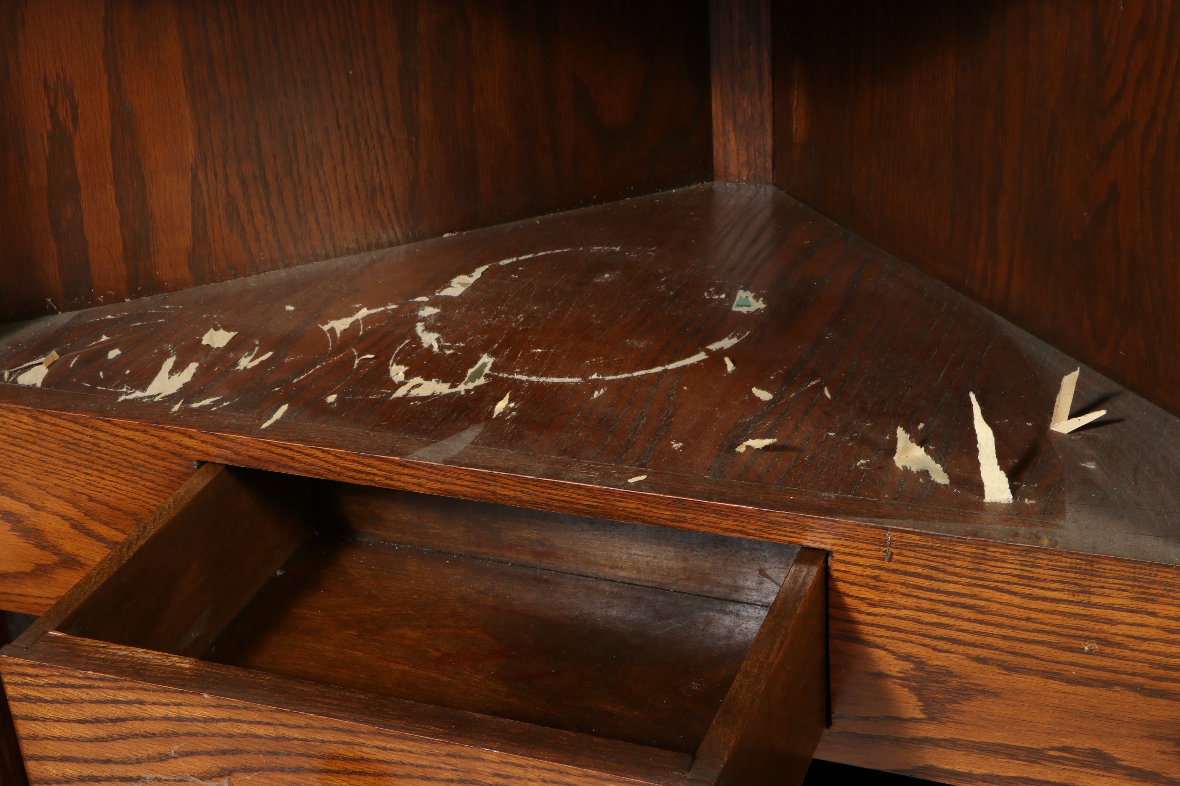 Colonial Revival Oak Corner Cabinet, Late 20th Century