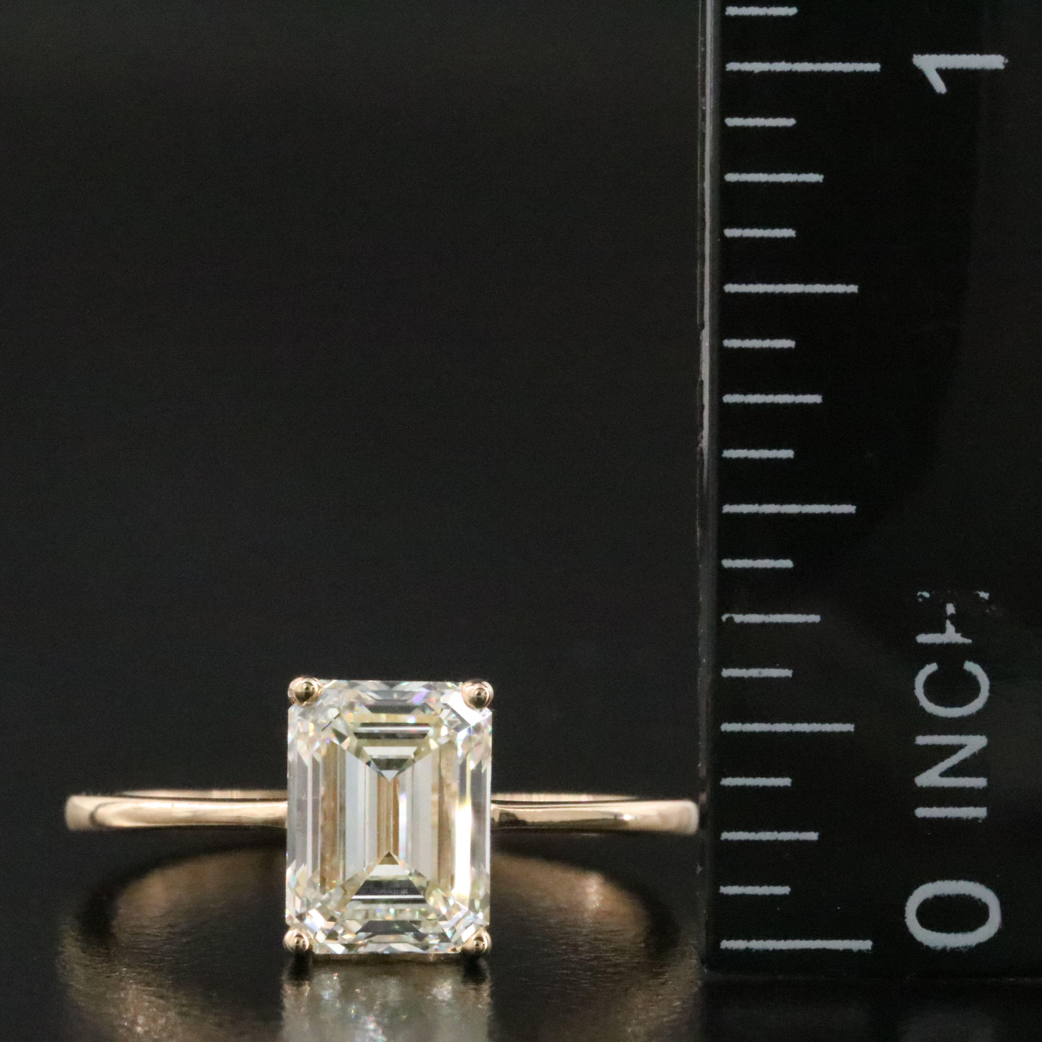 18K 2.00 CT Diamond Solitaire Ring