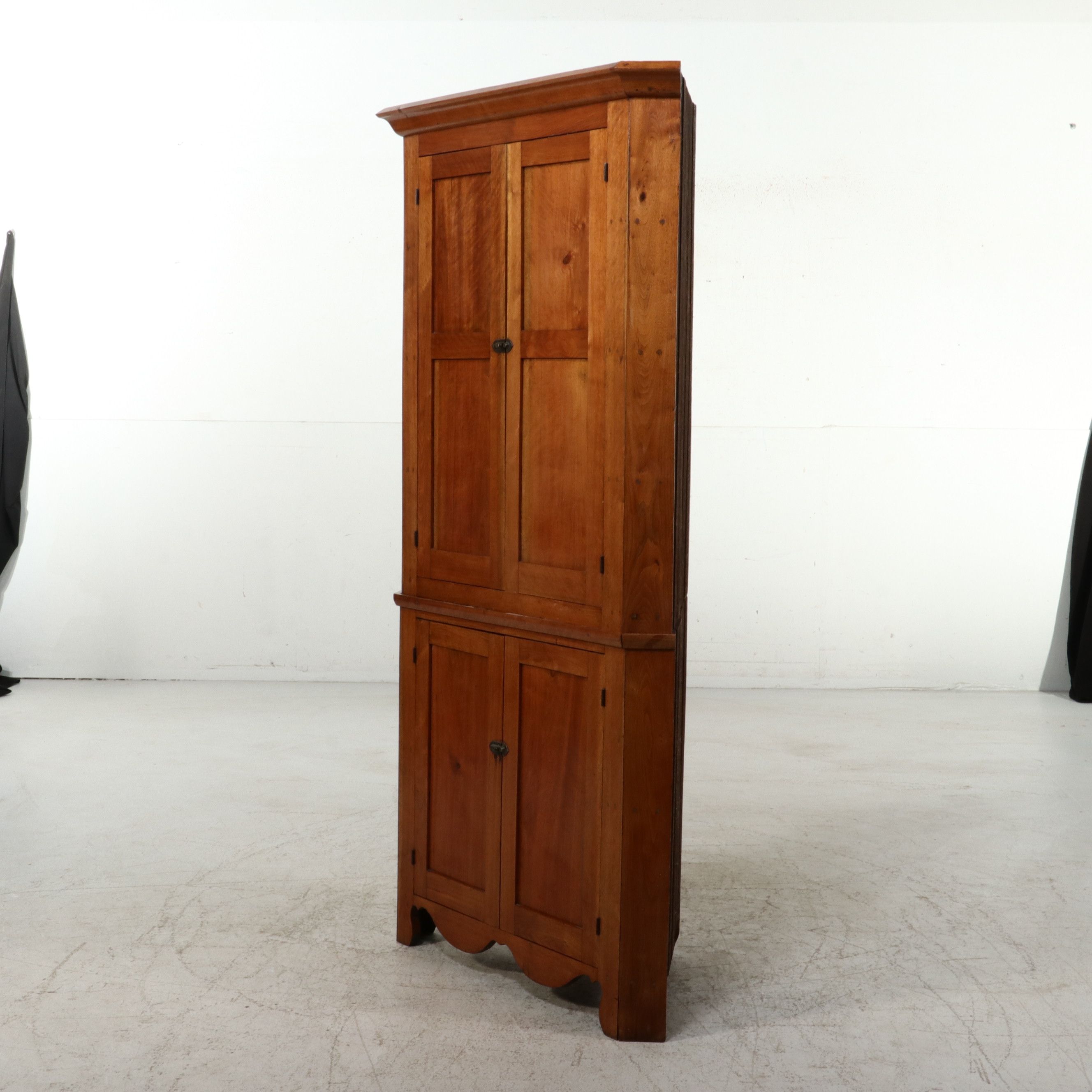 American Primitive Walnut Corner Cabinet, Mid to Late 19th Century