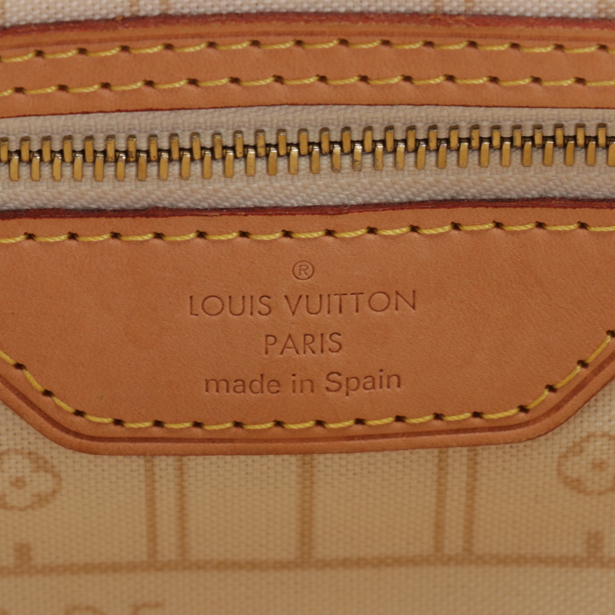 Louis Vuitton Neverfull GM Tote Bag in Damier Azur Canvas and Leather Trim