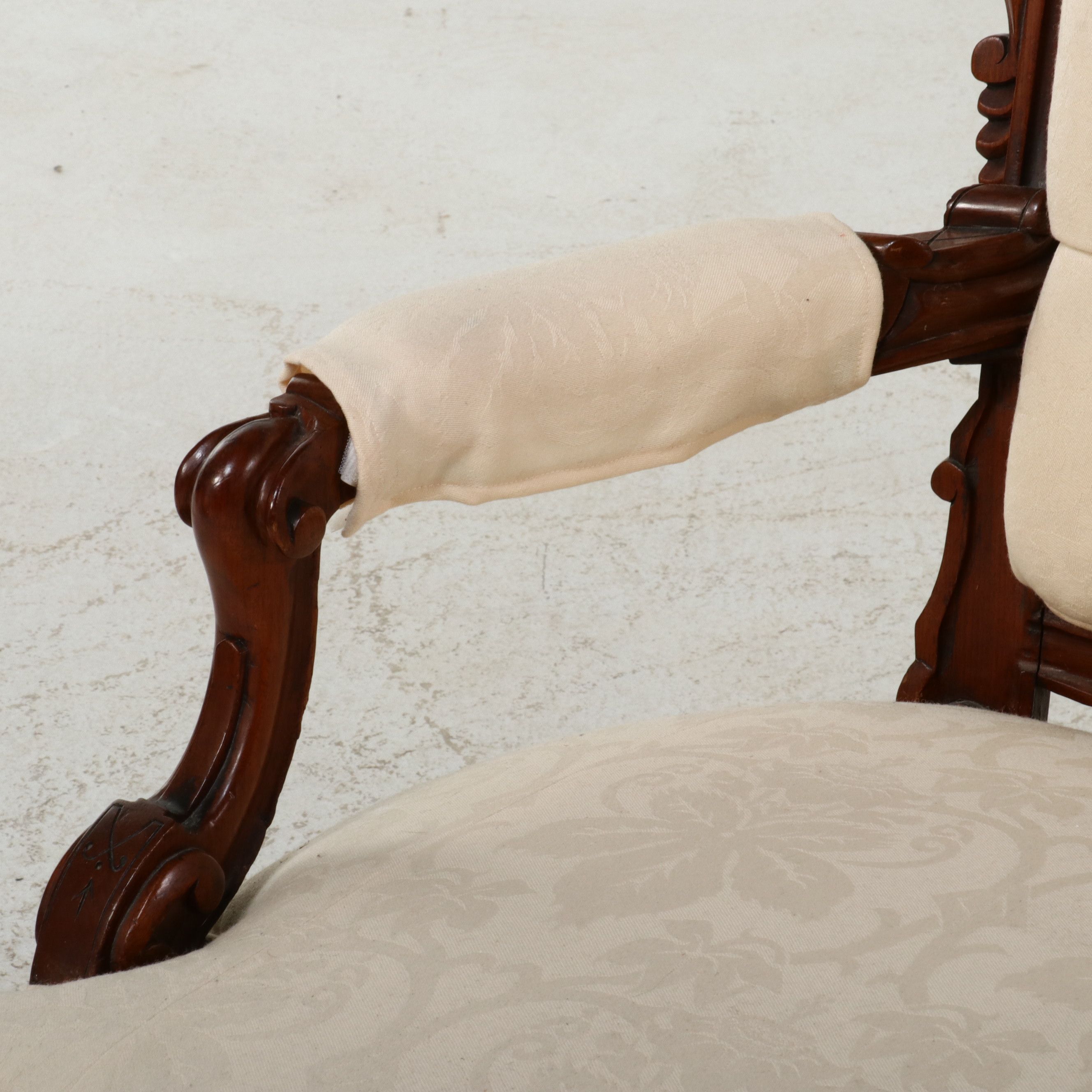 Victorian Renaissance Revival Carved Walnut Sofa, Attributed to John Jelliff