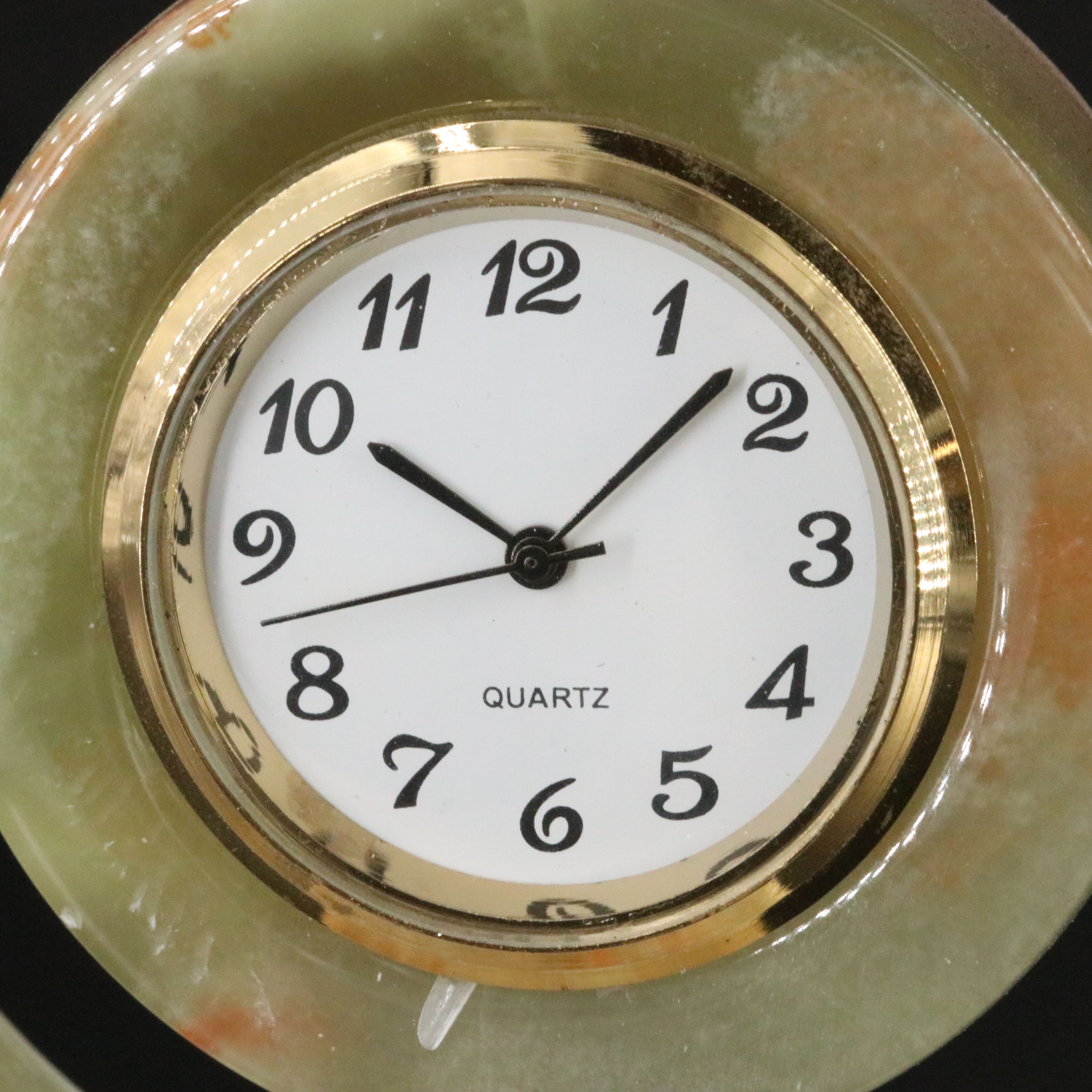 Agate Contemporary Heart Style Quartz Desk Clock