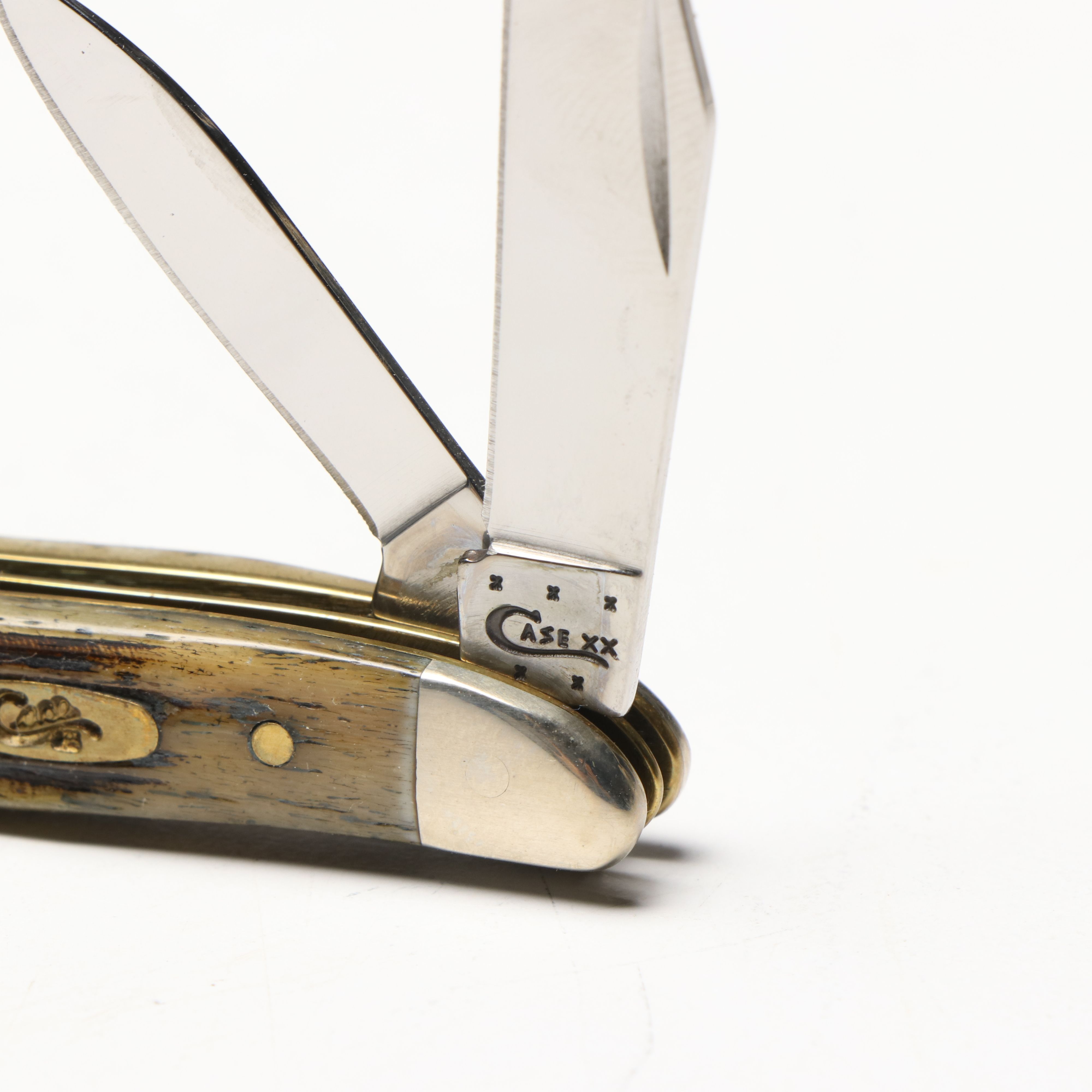 Case Antler Folding Knives with Metal Display