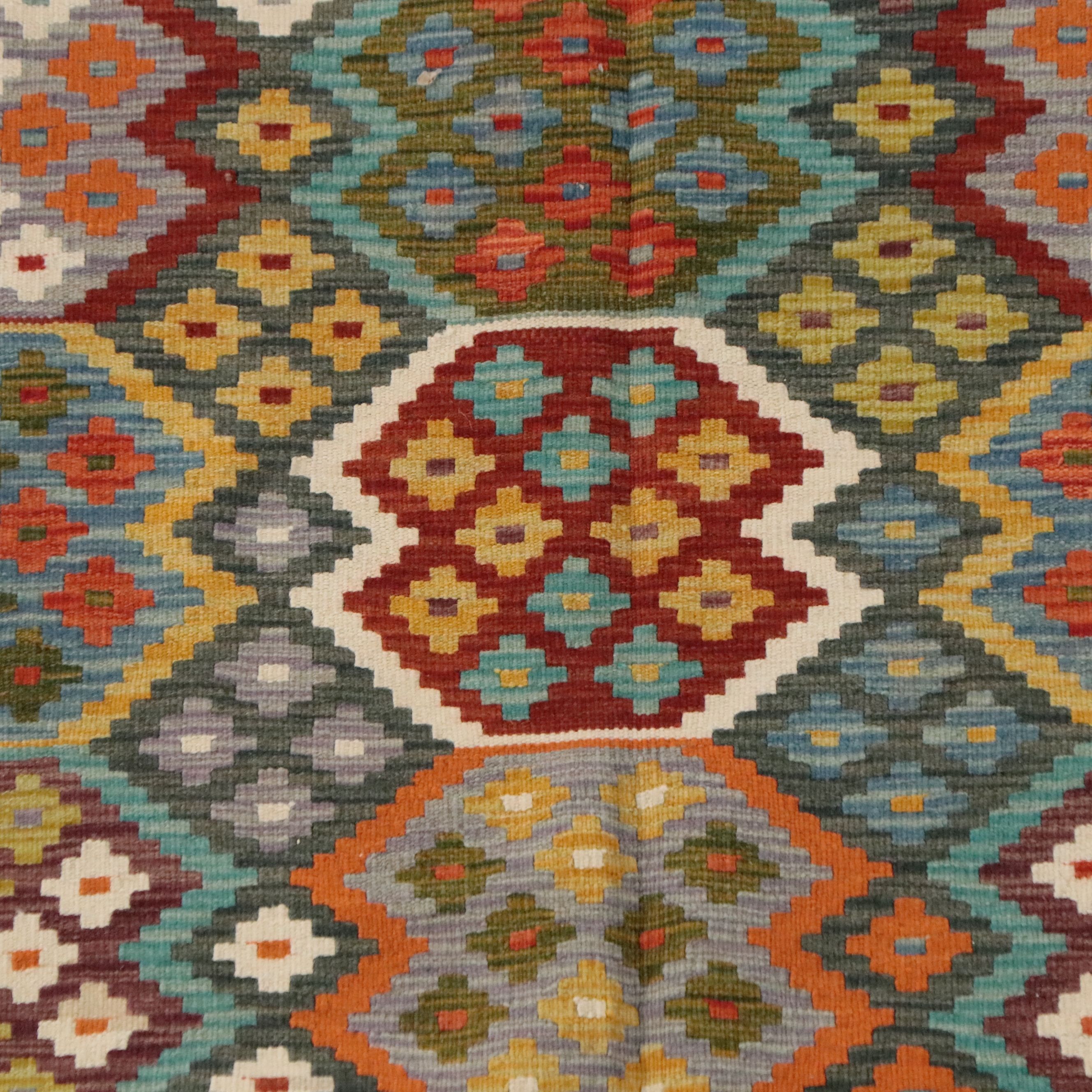 6'9 x 10'1 Handwoven Pakistani Kilim Area Rug