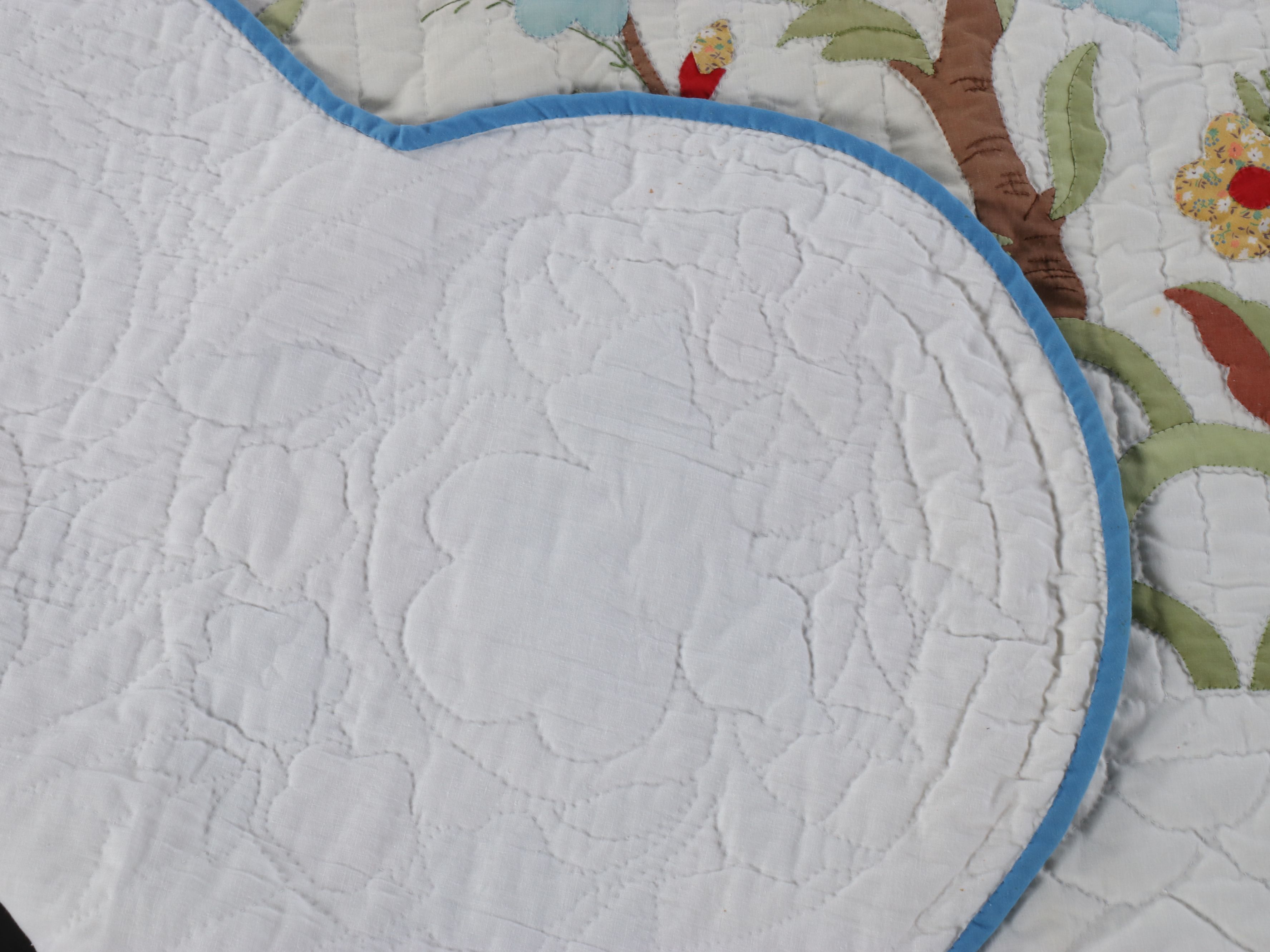 Hand-Stitched Scalloped Edge Floral Appliqué Quilt