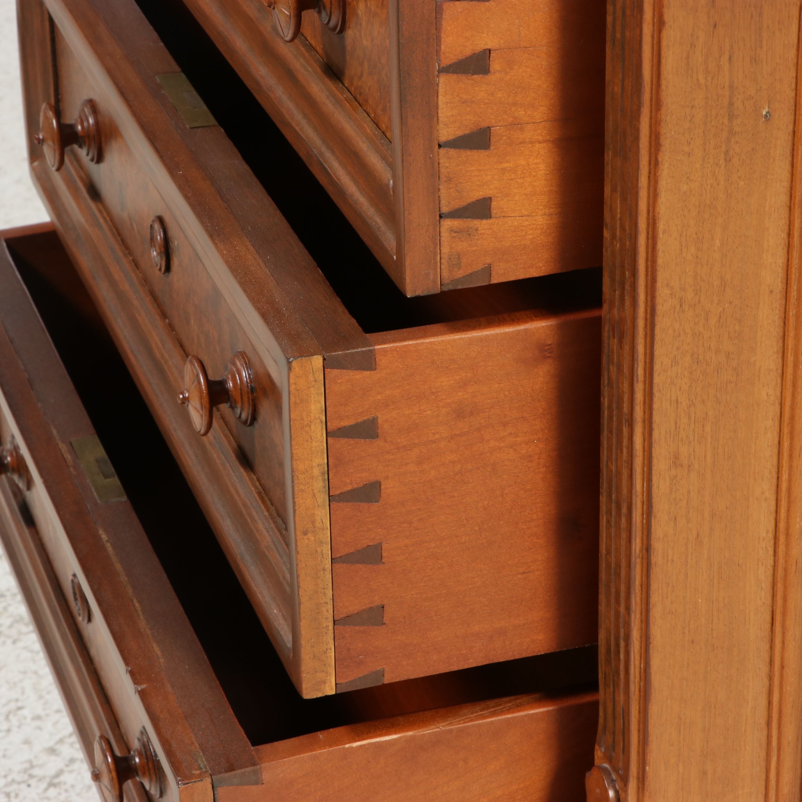 Victorian Renaissance Revival Burl Walnut Secrétaire à Abattant, Mid–Late 19th C