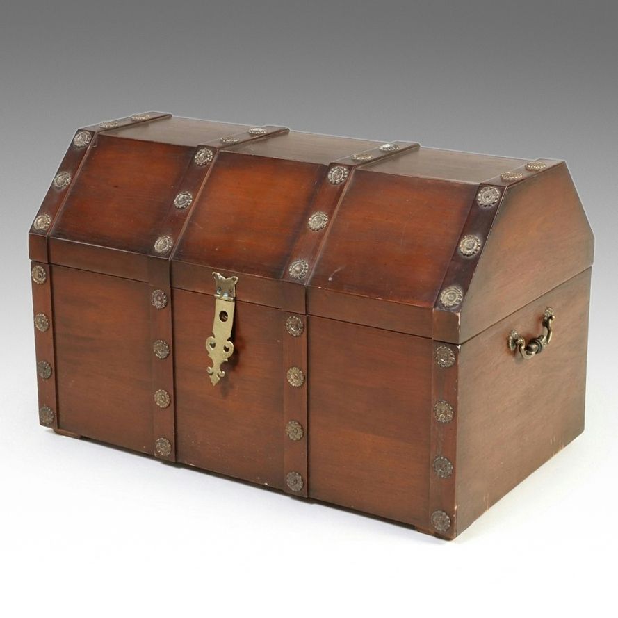 Rustic Style Aroma-Tite Cedar-Lined Dome-Top Trunk, Mid-20th Century