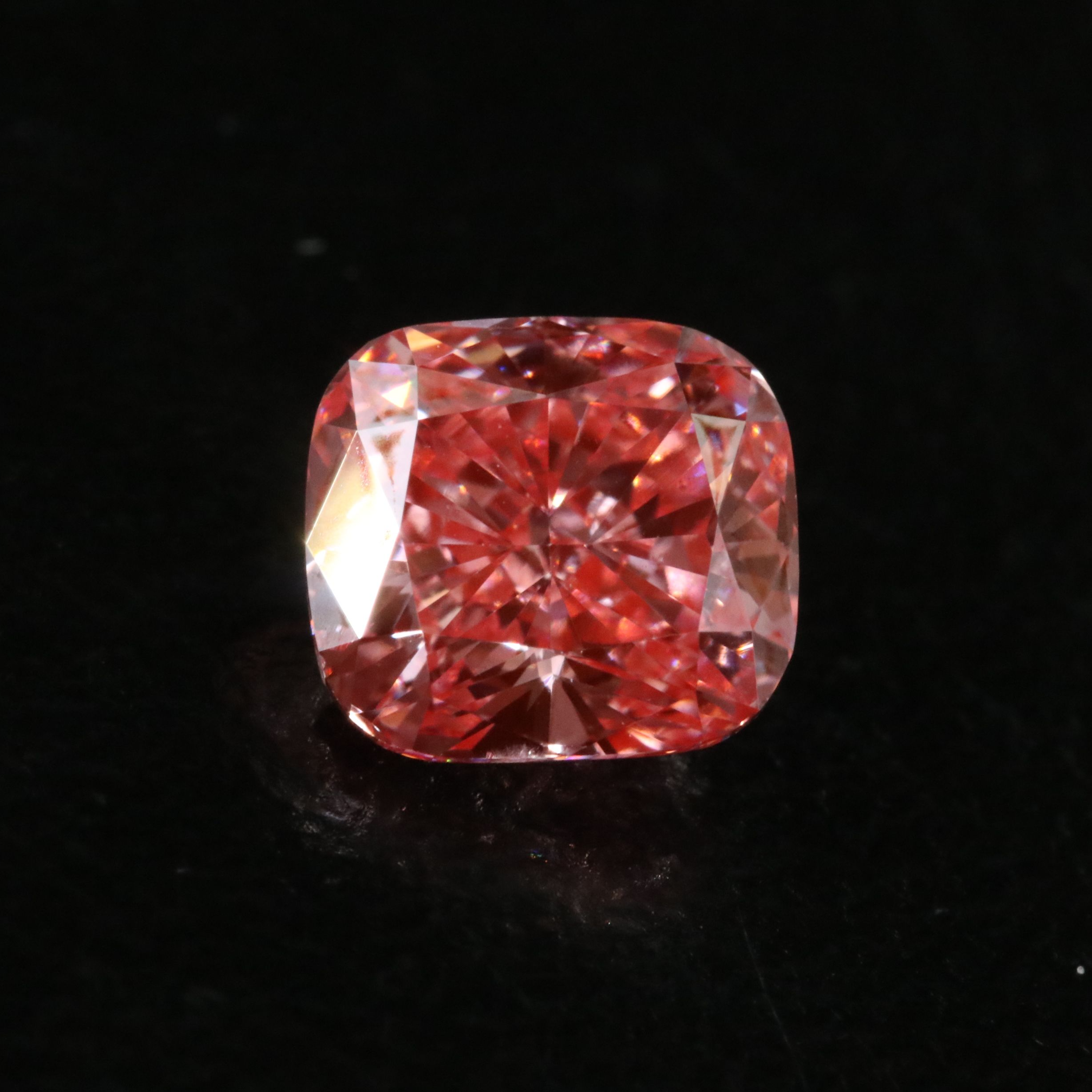 Loose 1.01 CT Lab Grown Fancy Vivid Pink Diamond with IGI Report