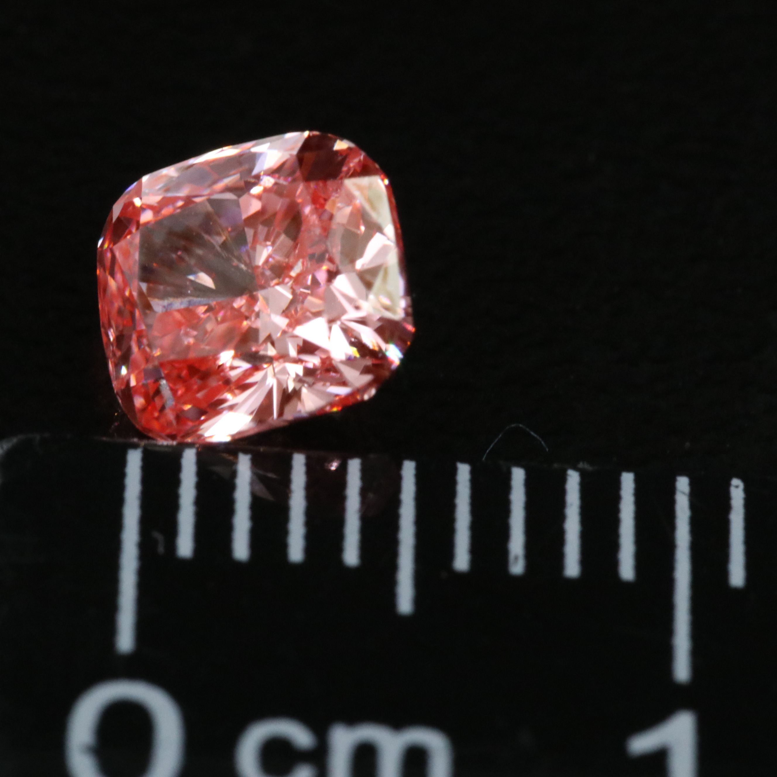 Loose 1.01 CT Lab Grown Fancy Vivid Pink Diamond with IGI Report