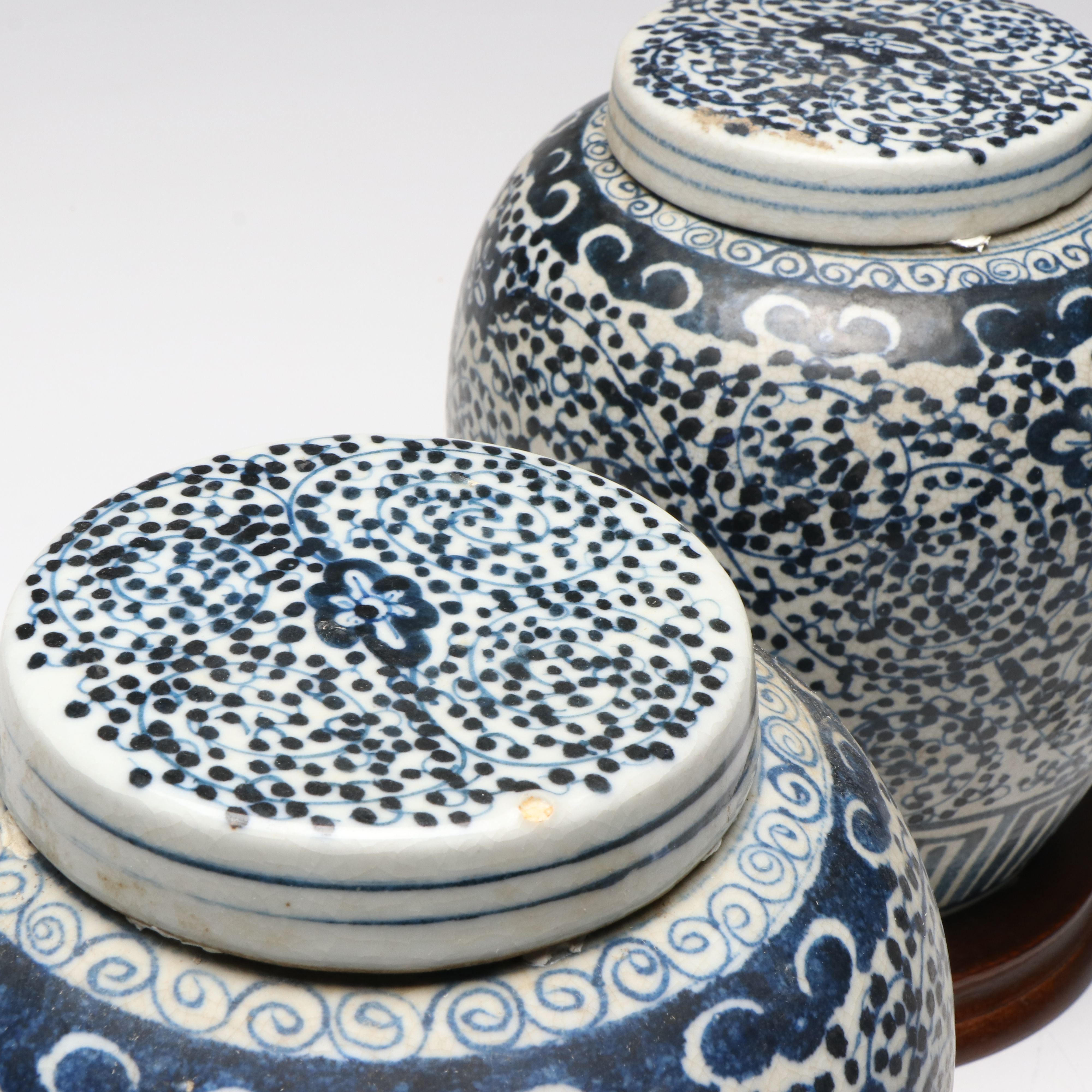 Pair of Chinese Blue and White Curly Vine Porcelain Ginger Jars