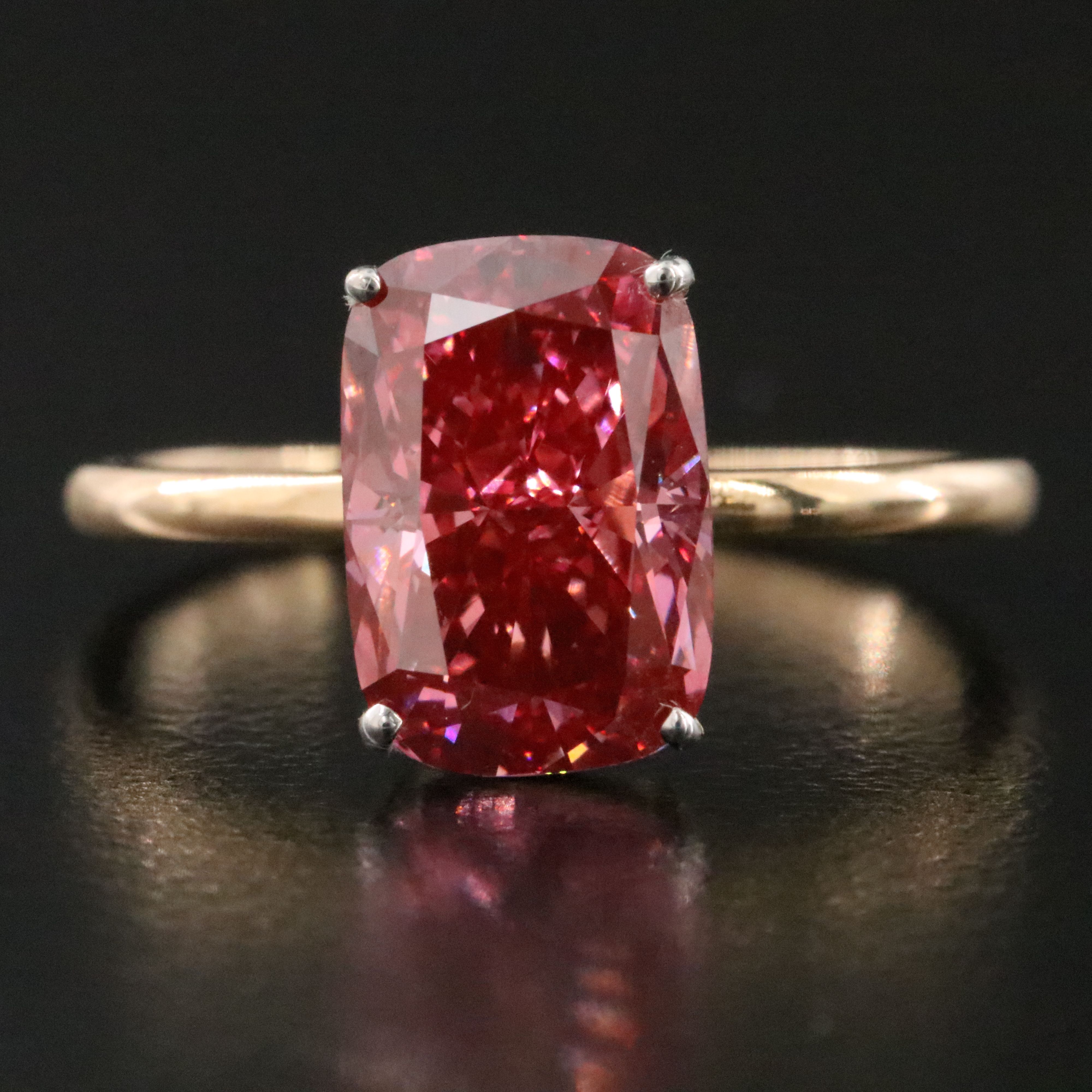18K 3.05 CT Lab Grown Fancy Vivid Pink Diamond Ring with IGI Report