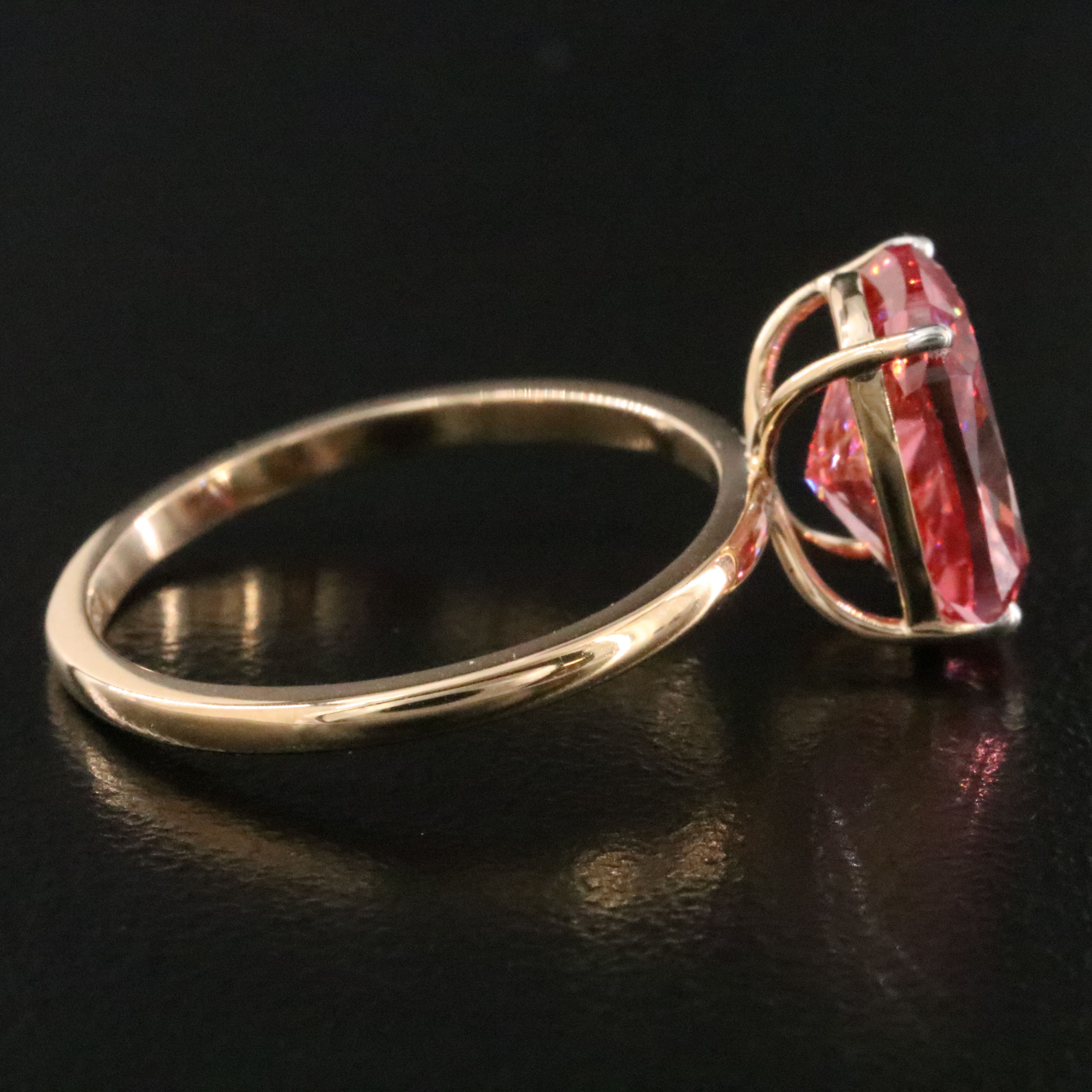 18K 3.05 CT Lab Grown Fancy Vivid Pink Diamond Ring with IGI Report