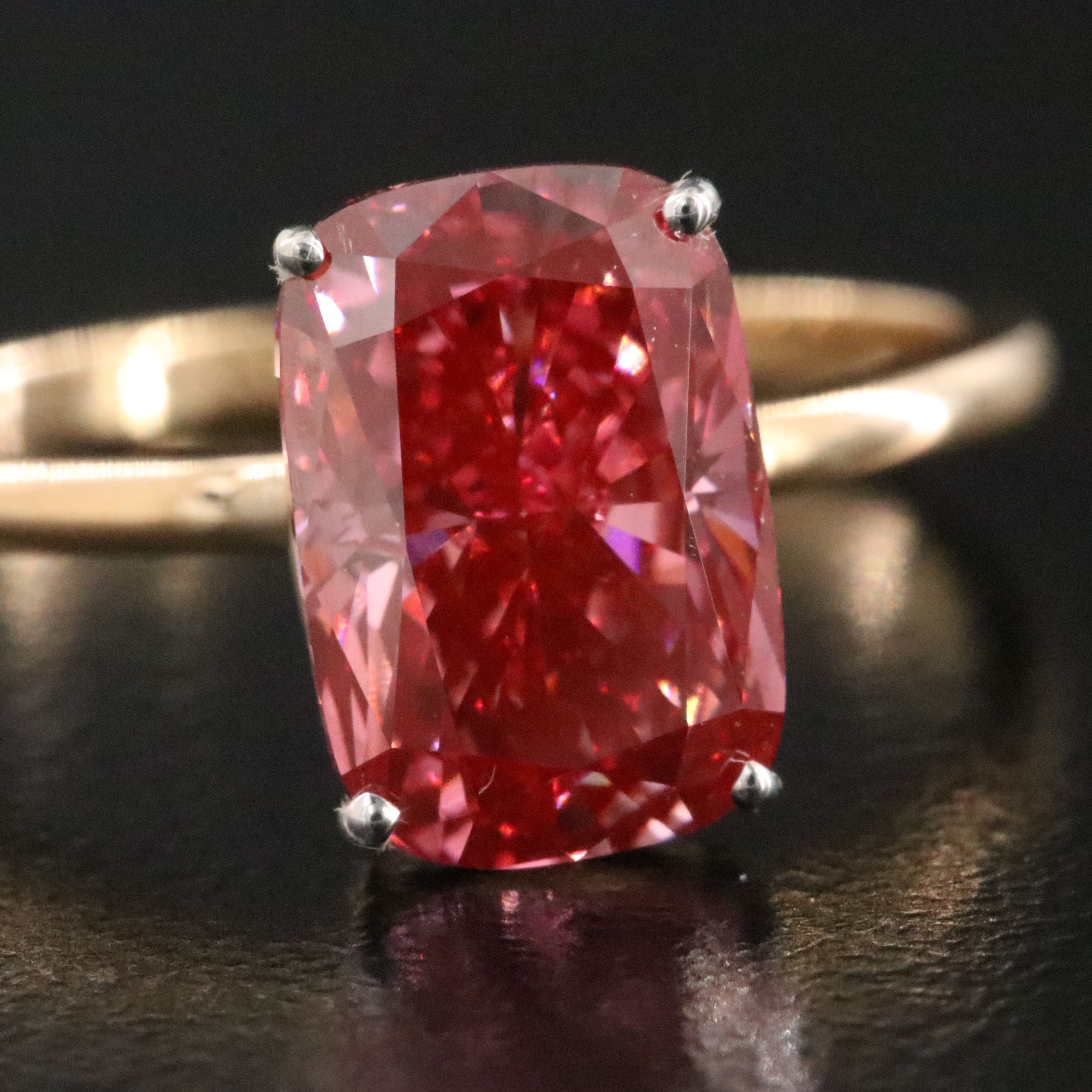 18K 3.05 CT Lab Grown Fancy Vivid Pink Diamond Ring with IGI Report