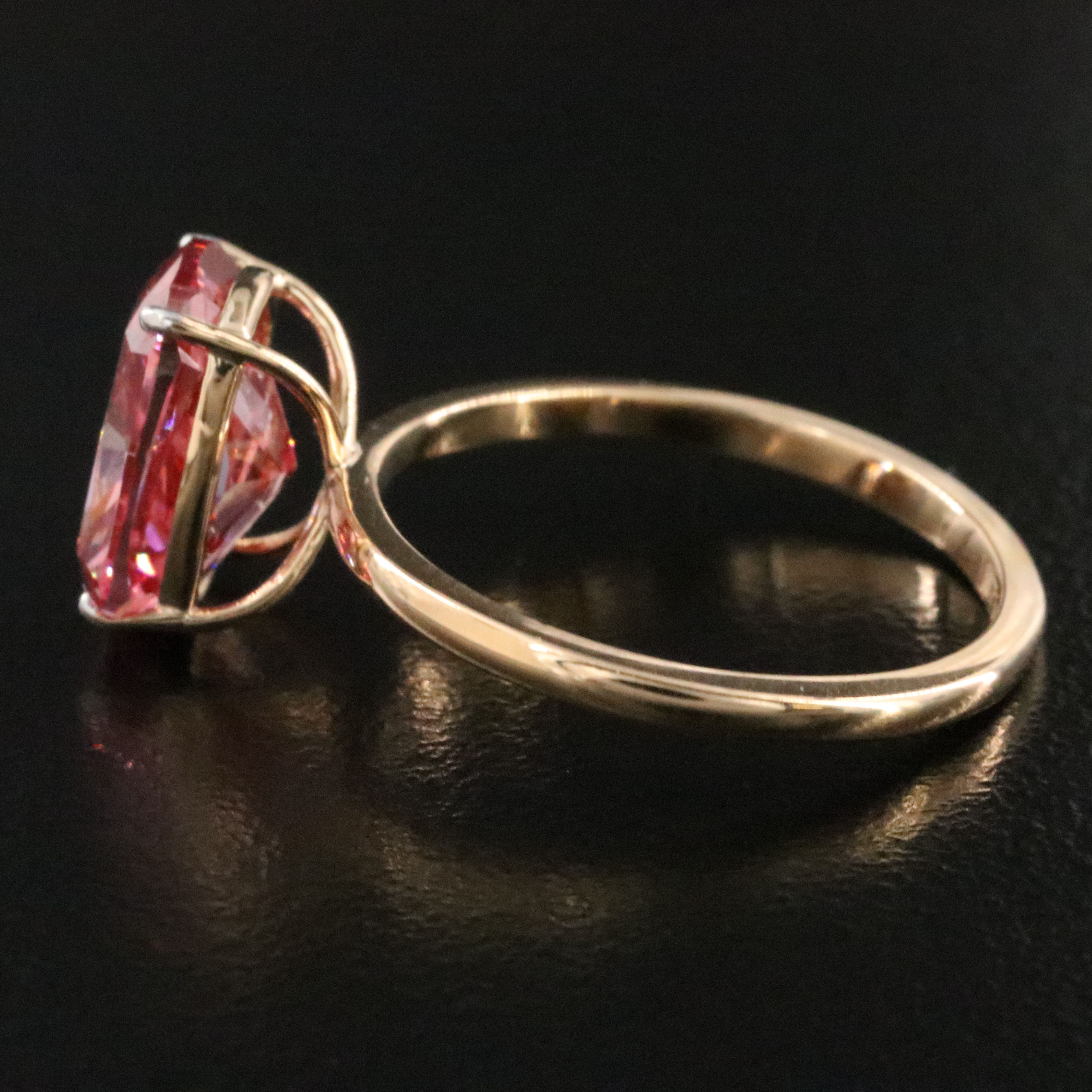 18K 3.05 CT Lab Grown Fancy Vivid Pink Diamond Ring with IGI Report