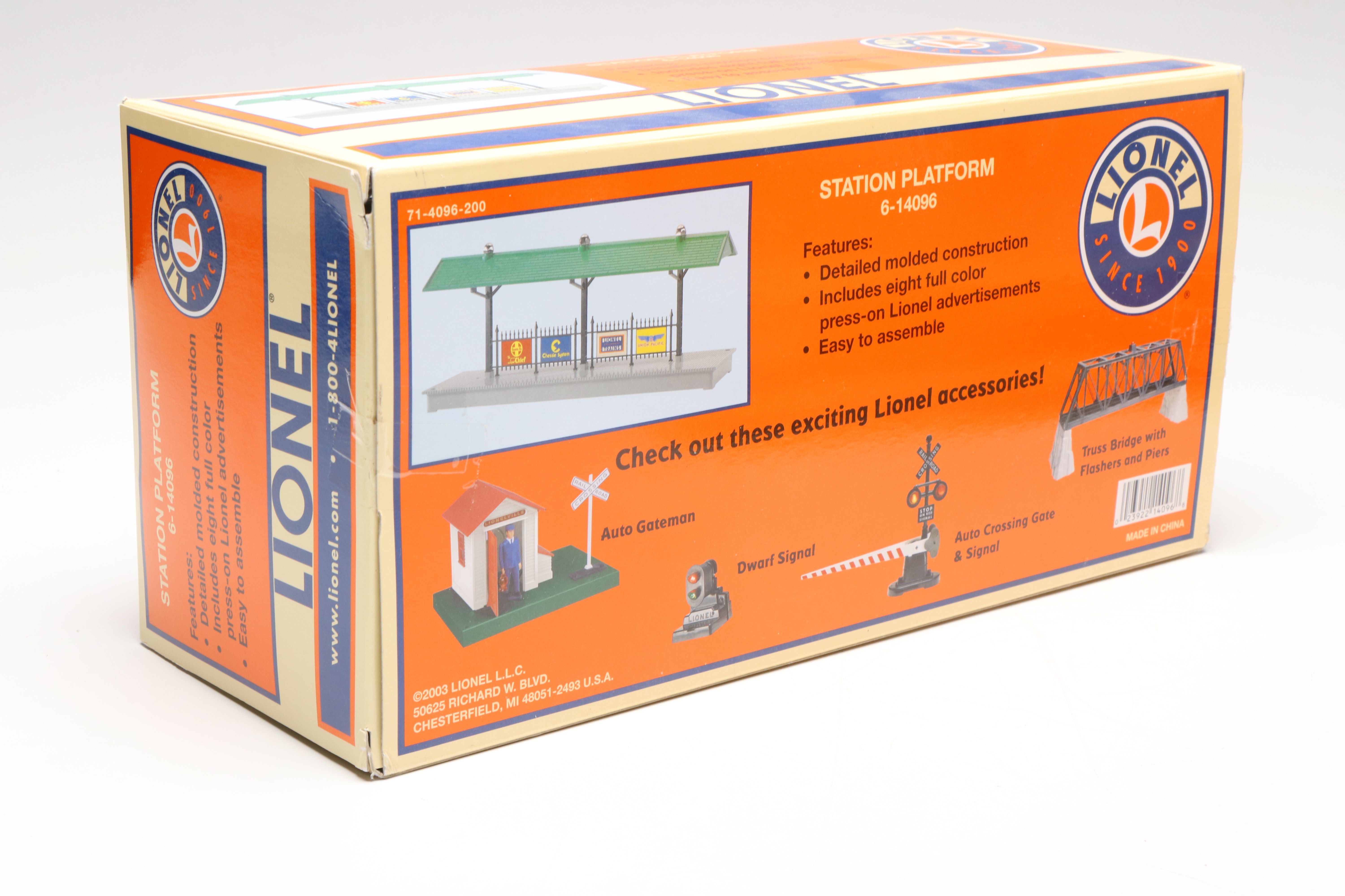 Lionel Trainmaster Command Set 6-12969 and Station Platform 6-14096